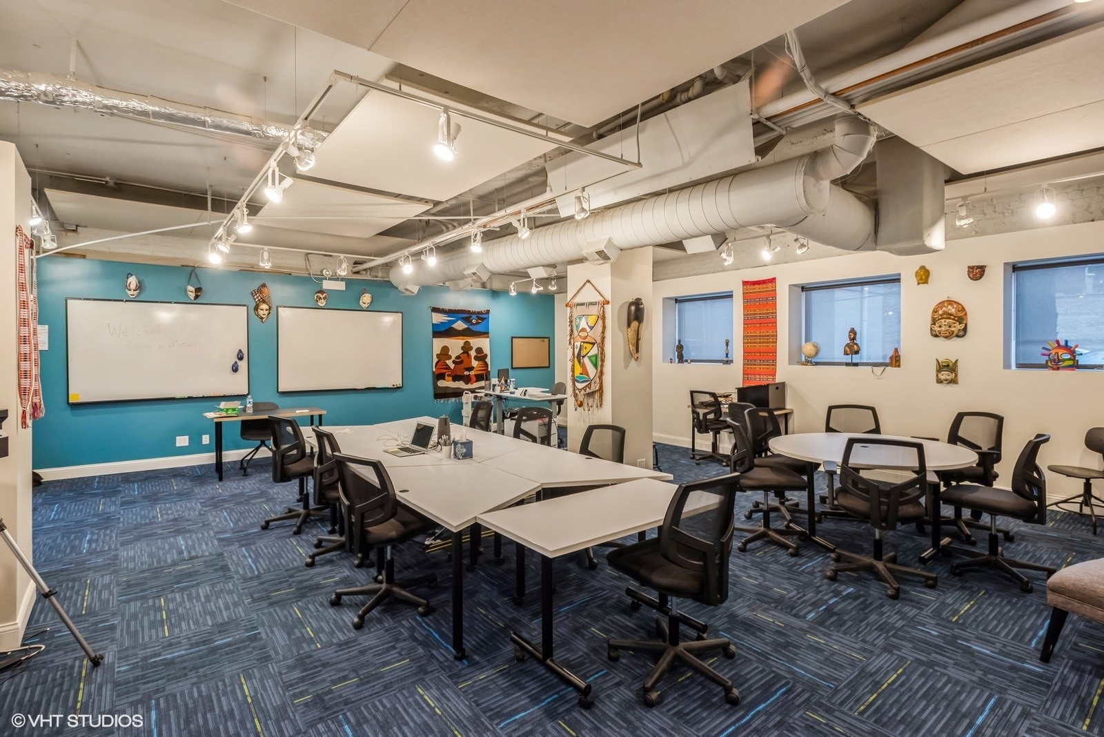 916 W Diversey Parkway