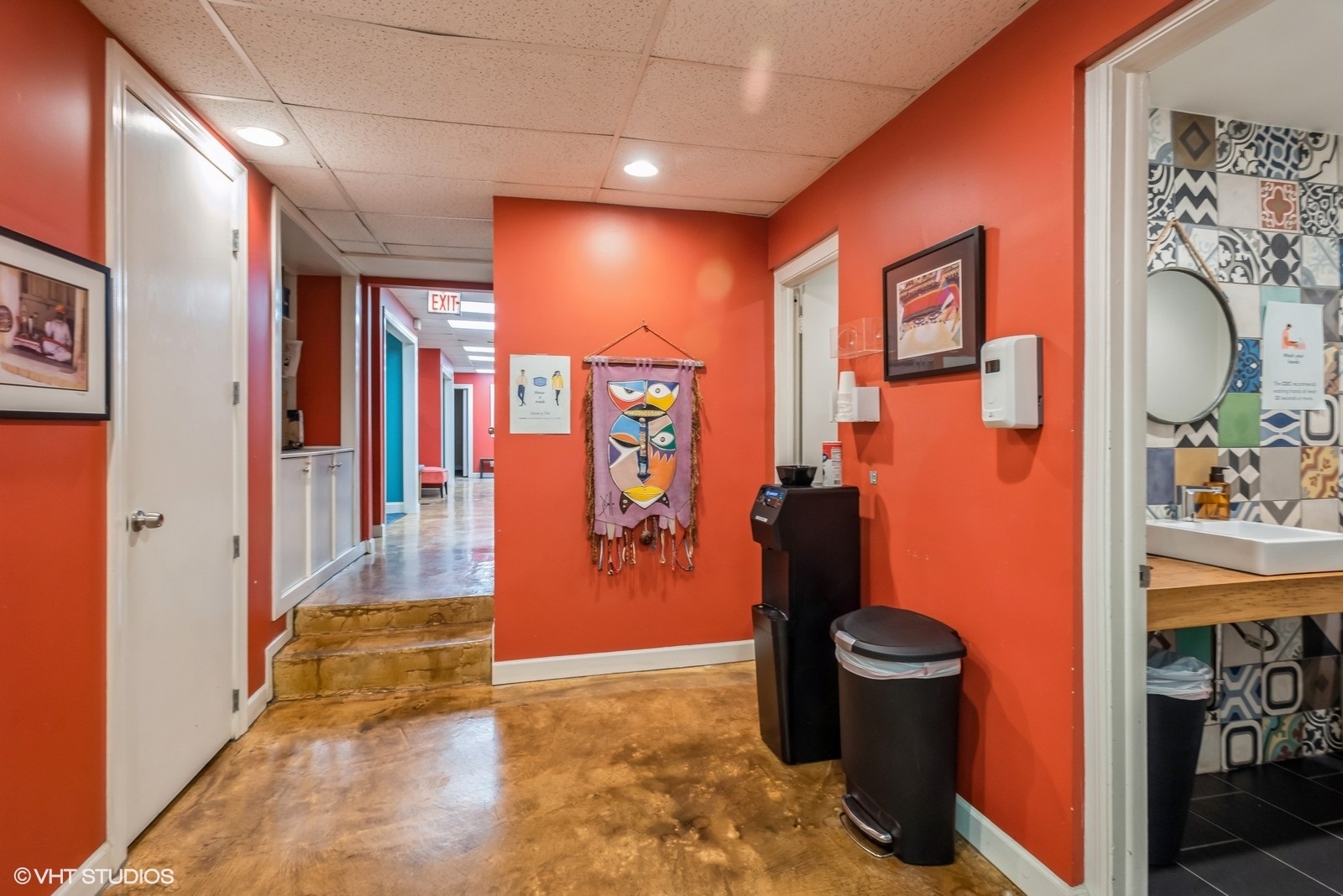 916 W Diversey Parkway