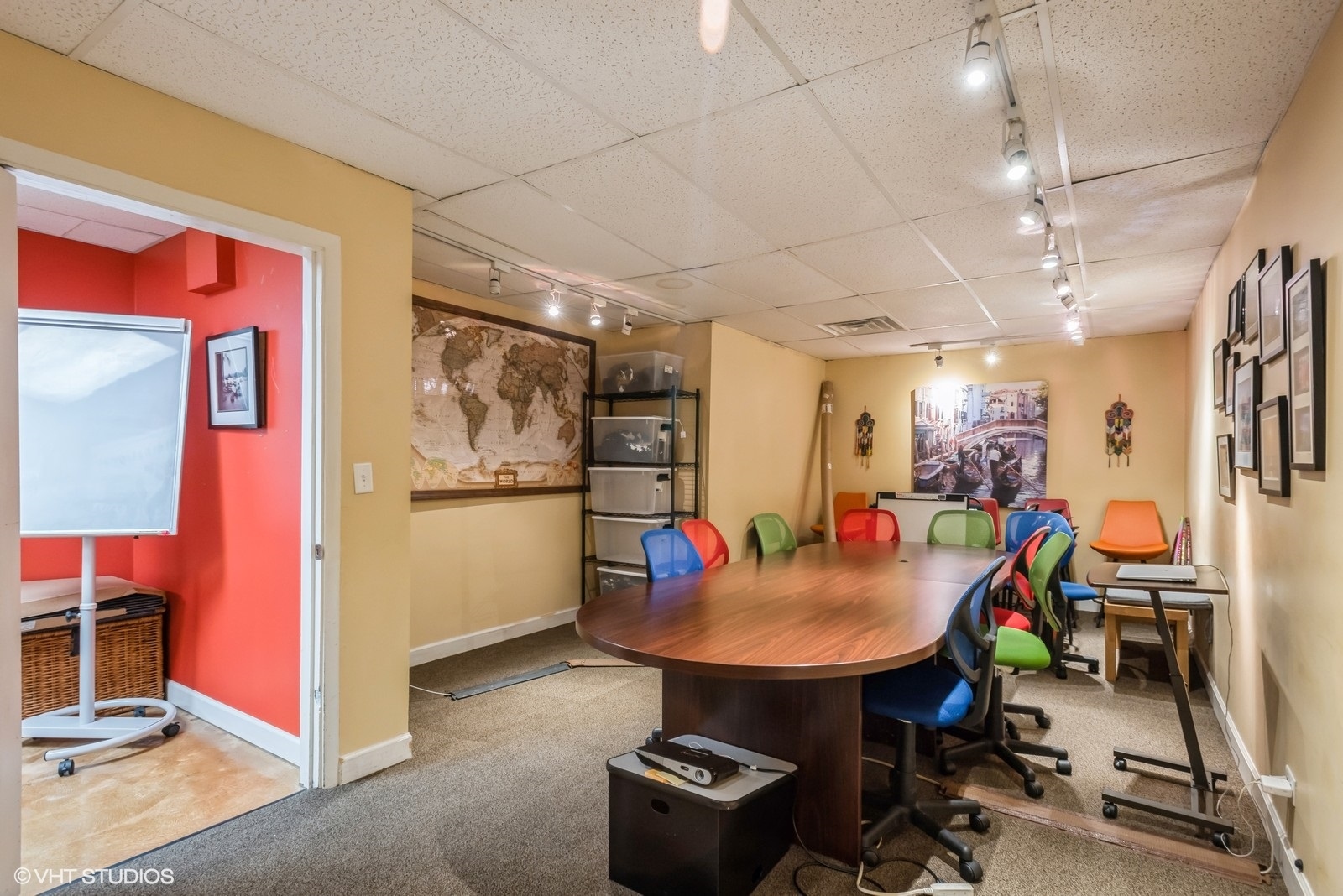 916 W Diversey Parkway