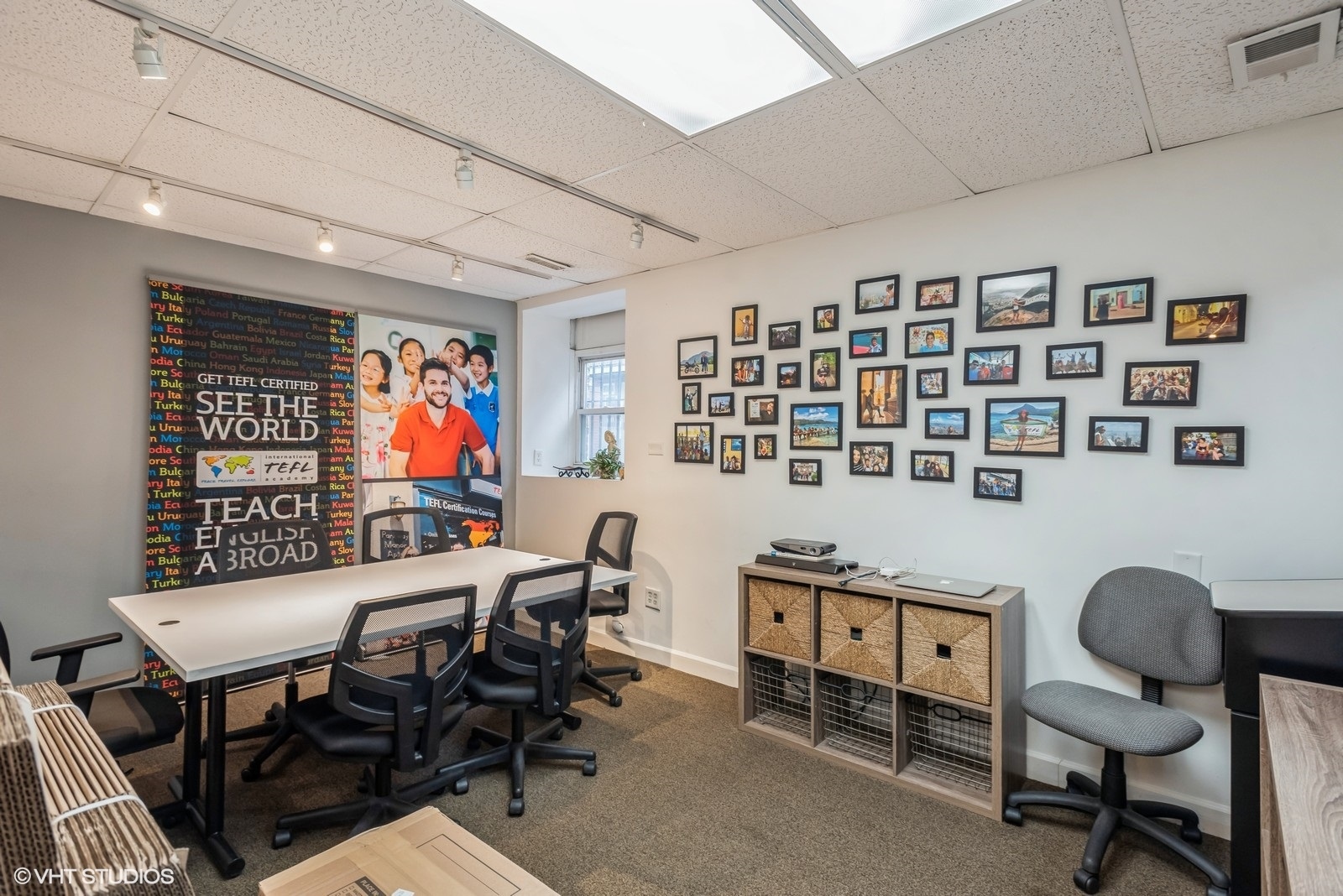 916 W Diversey Parkway