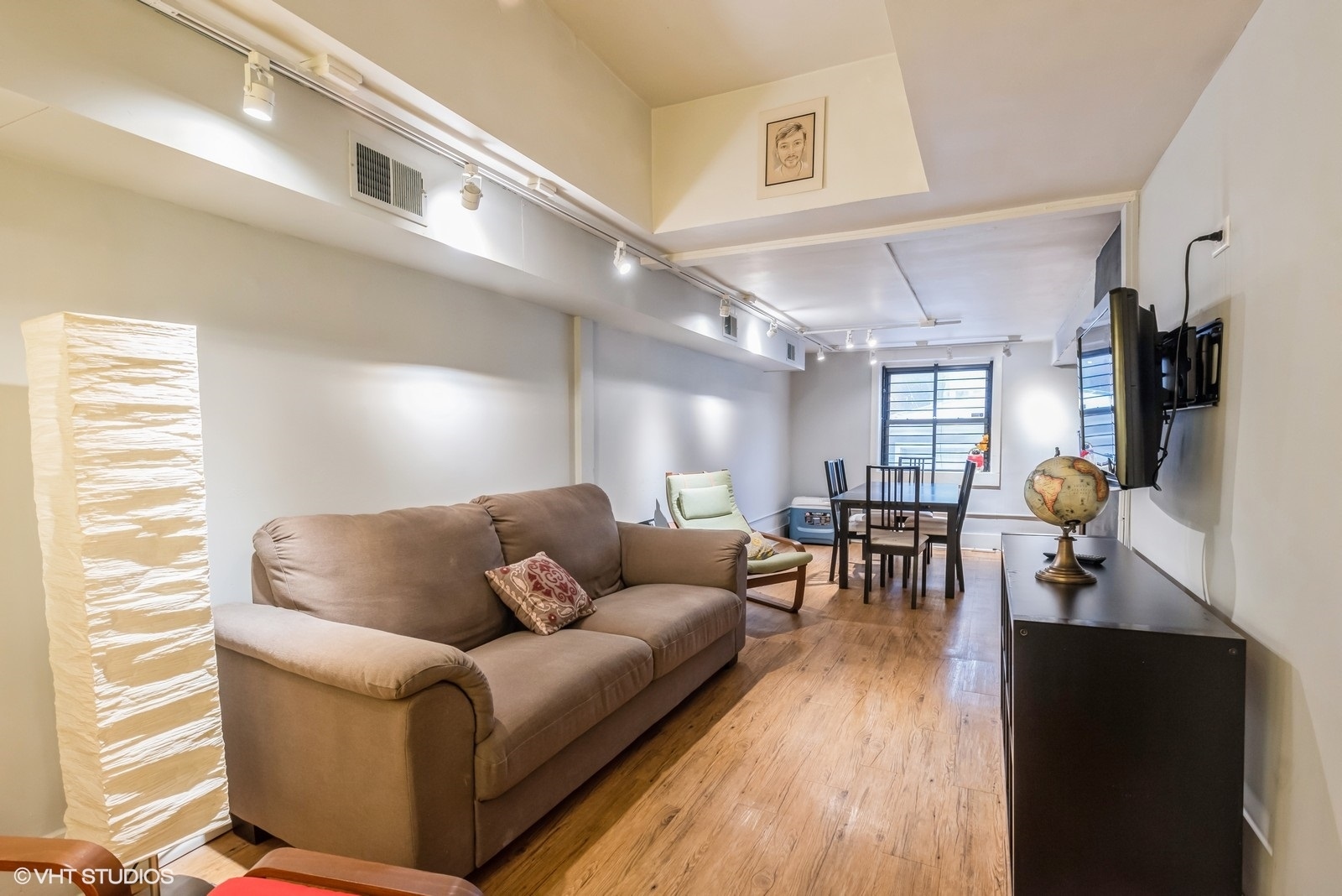 916 W Diversey Parkway
