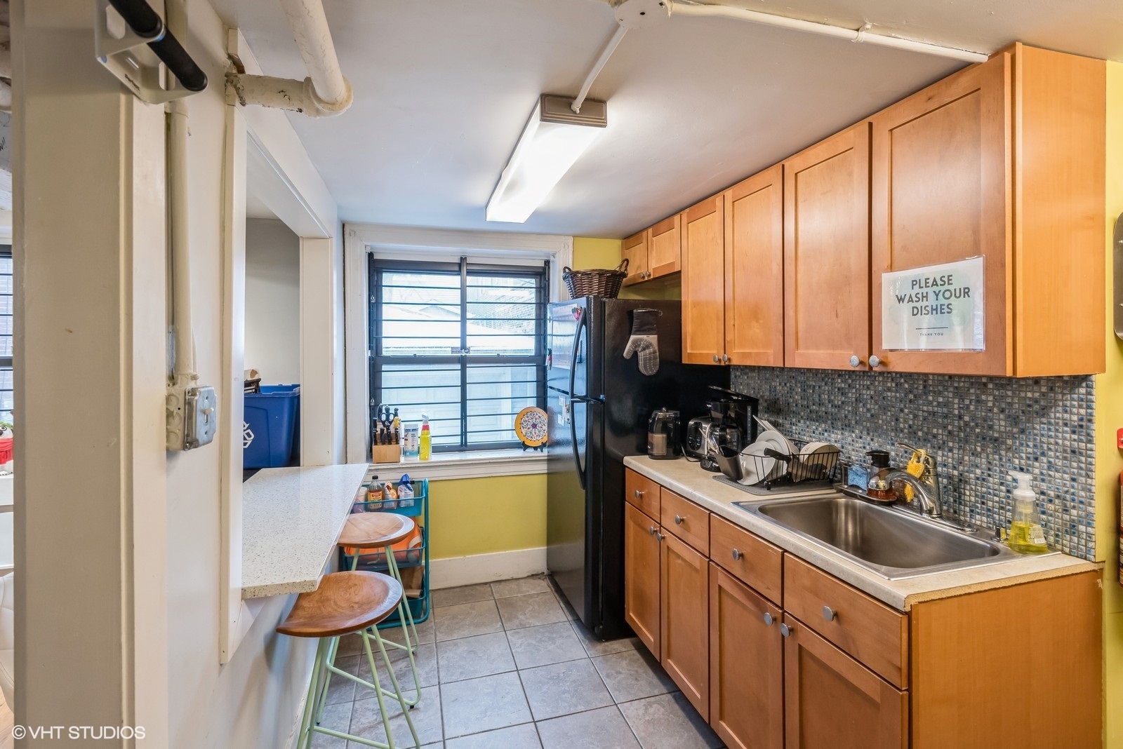 916 W Diversey Parkway
