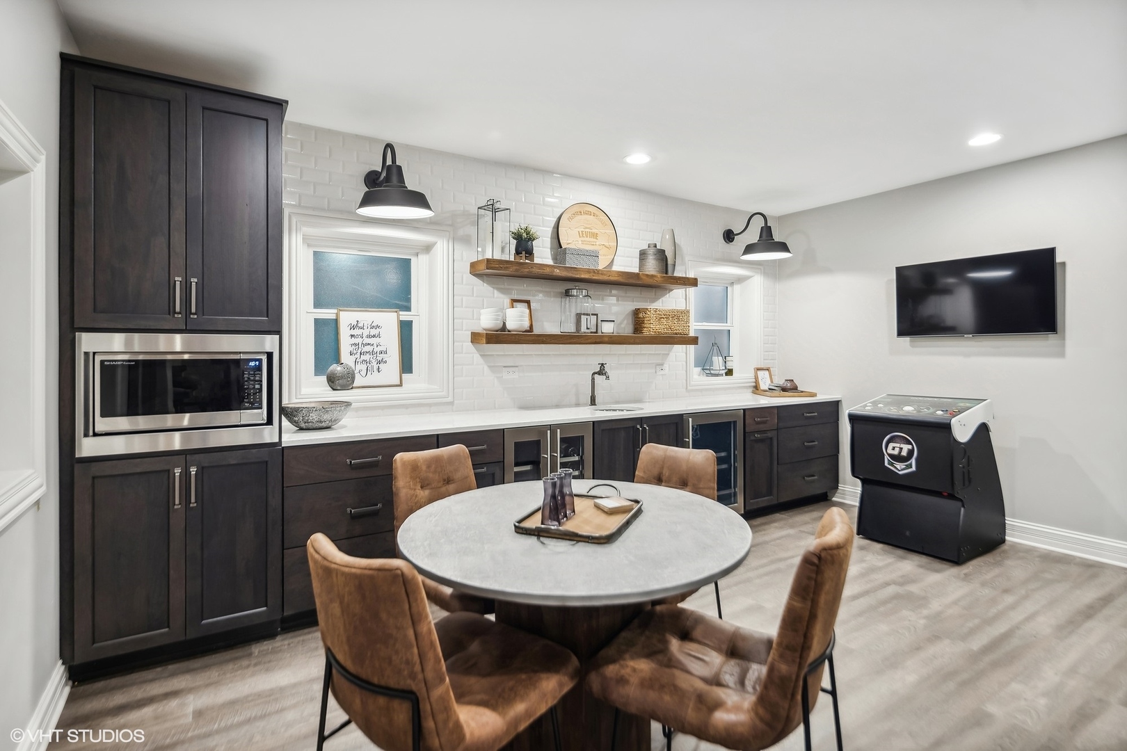 545 W ARMITAGE Avenue