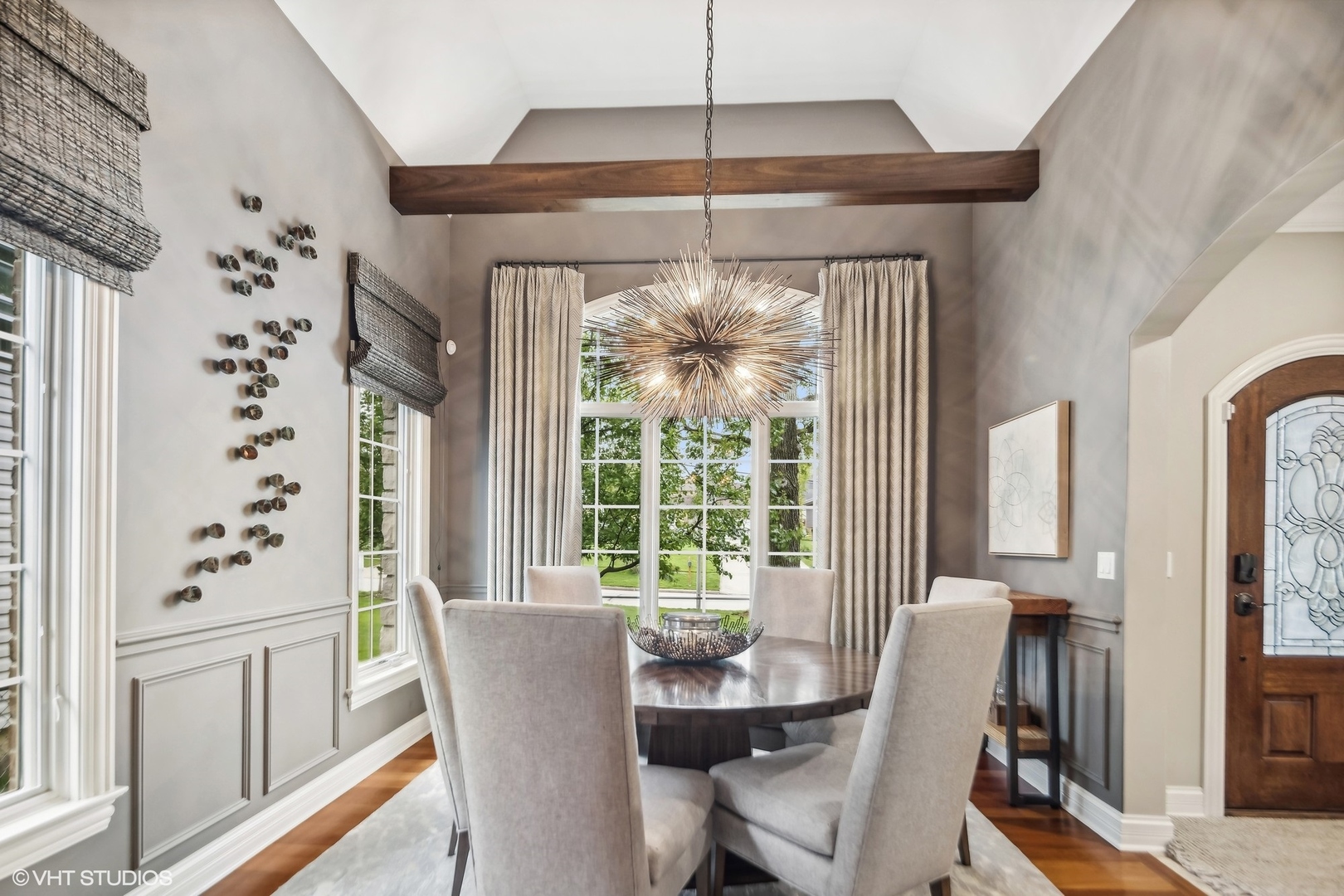 545 W ARMITAGE Avenue