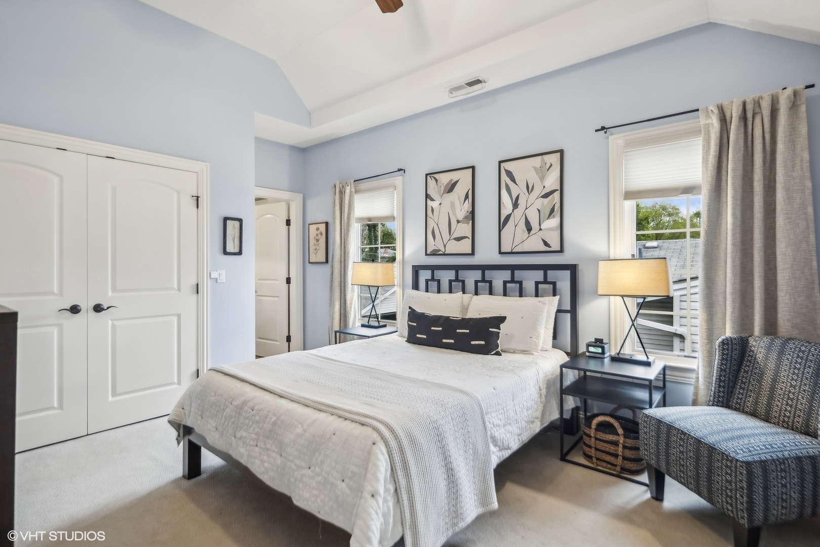 545 W ARMITAGE Avenue