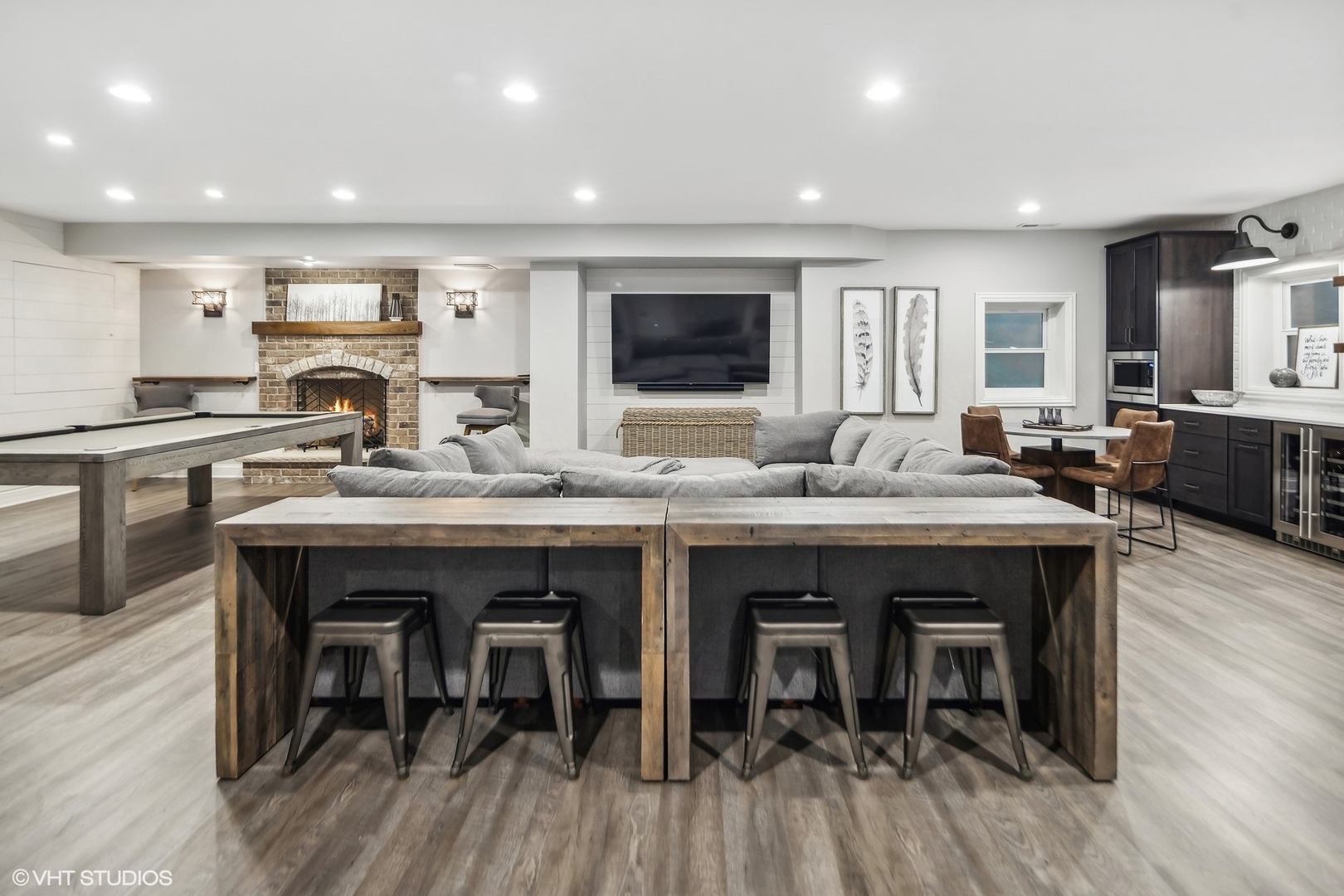 545 W ARMITAGE Avenue