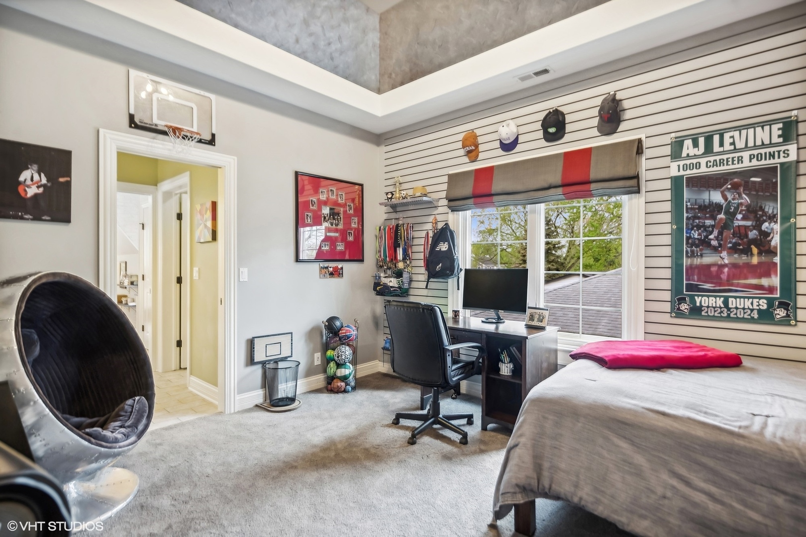 545 W ARMITAGE Avenue