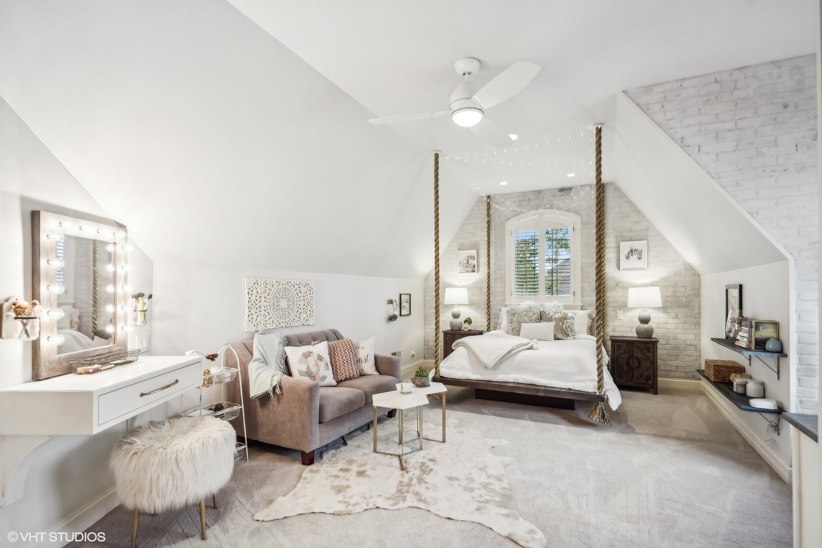 545 W ARMITAGE Avenue