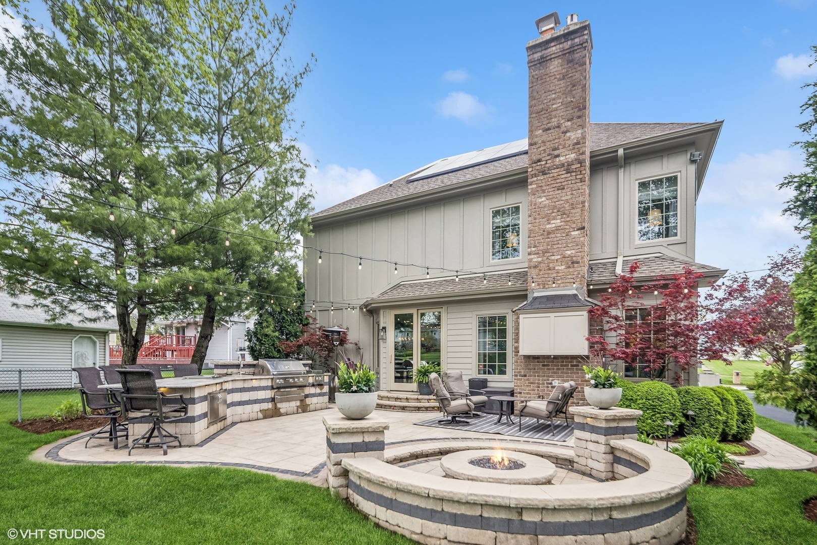 545 W ARMITAGE Avenue