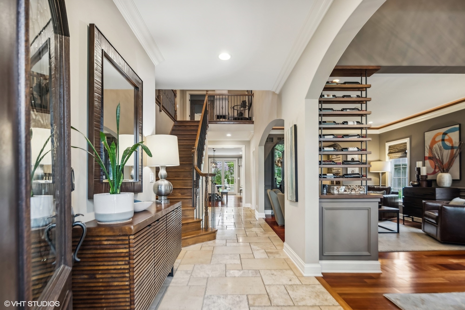 545 W ARMITAGE Avenue