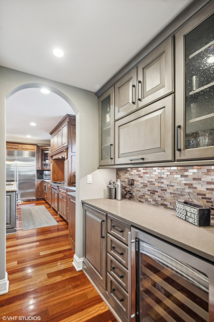 545 W ARMITAGE Avenue