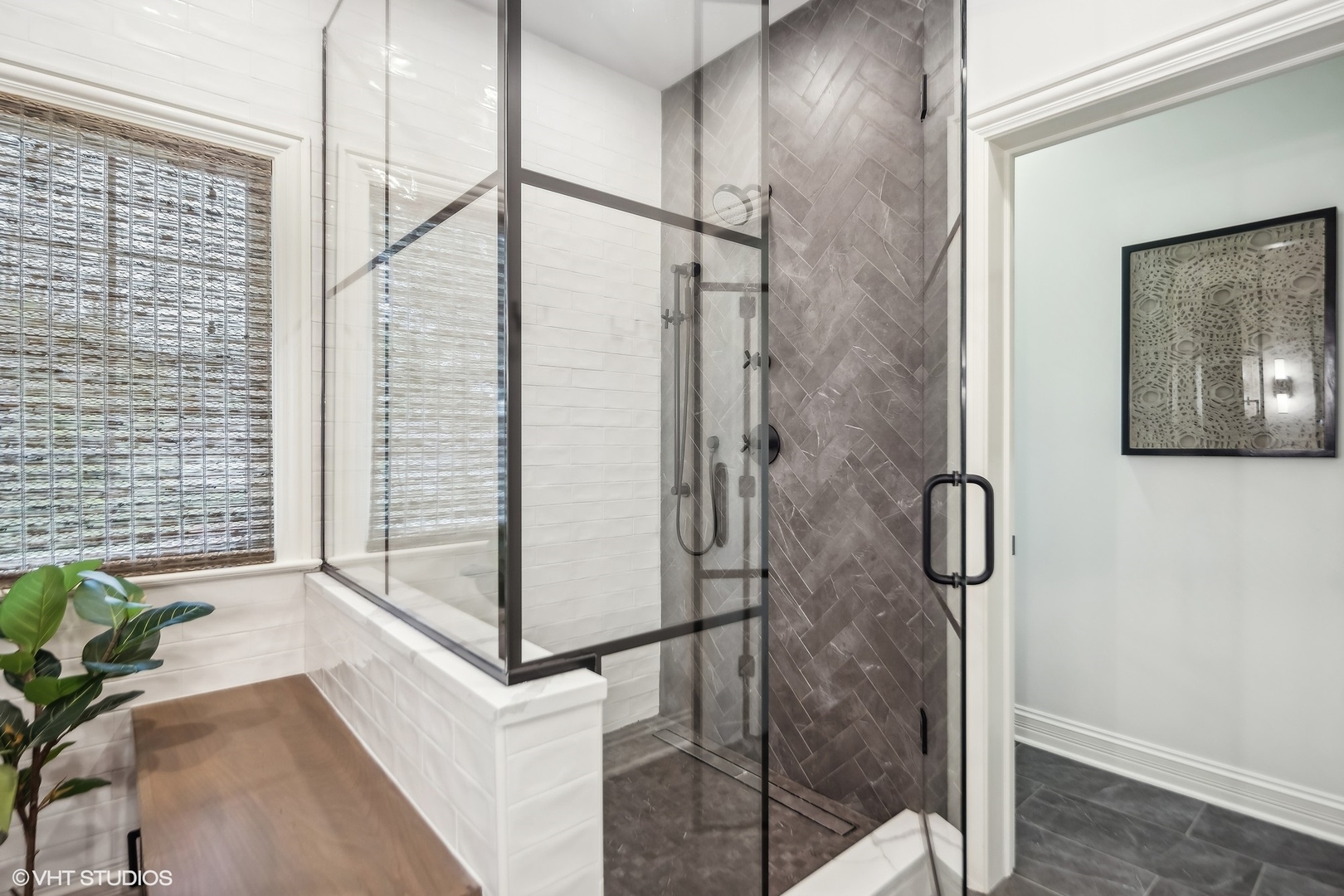 545 W ARMITAGE Avenue