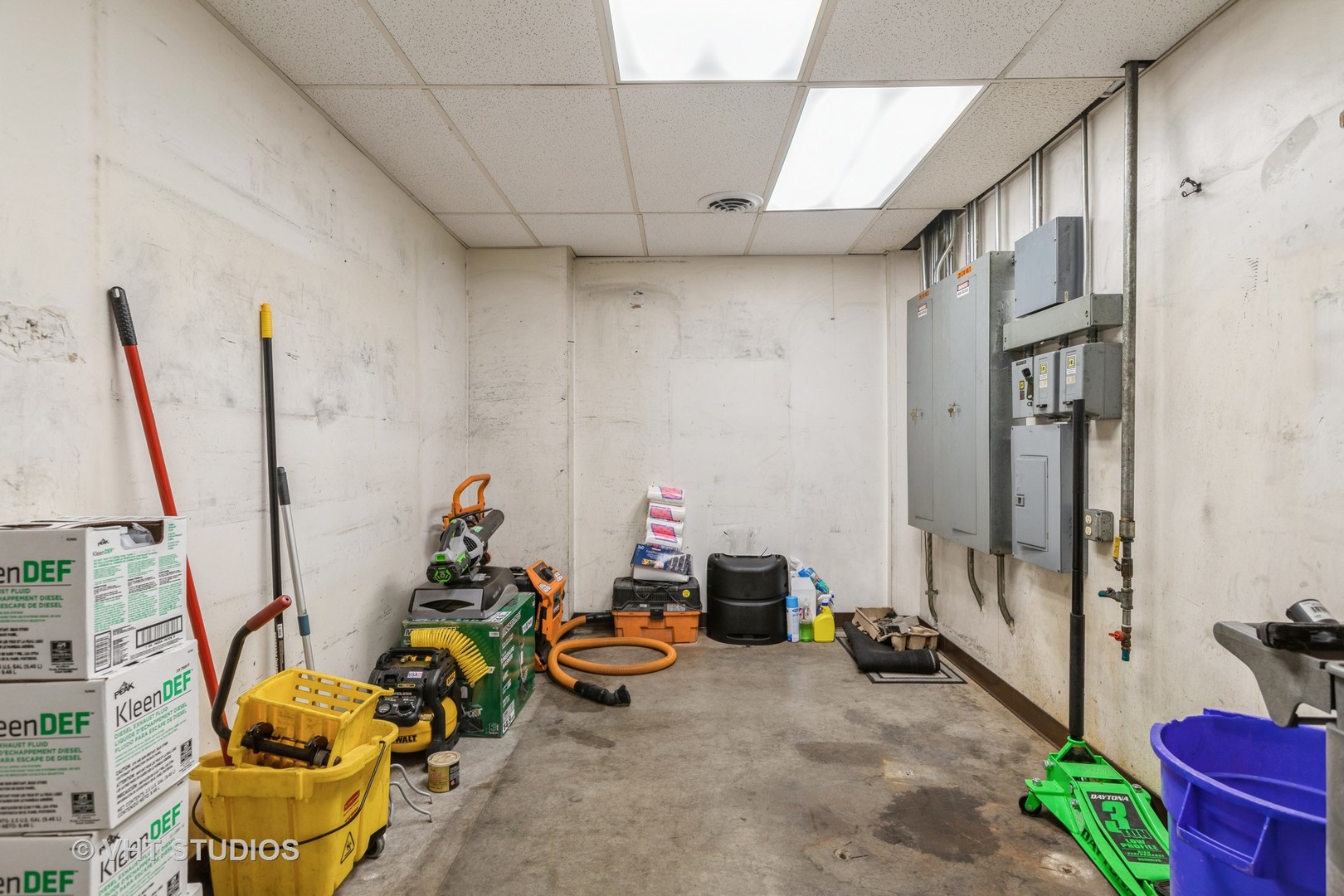 1301 Cobblestone Way