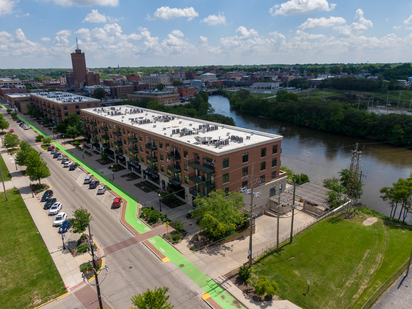 160 S River Street Unit: 112