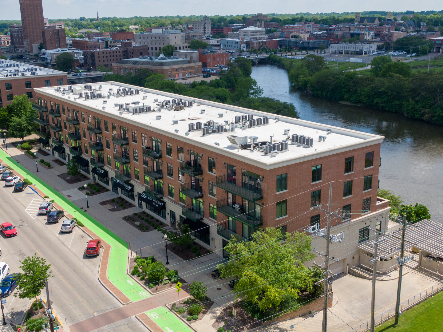 160 S River Street Unit: 112