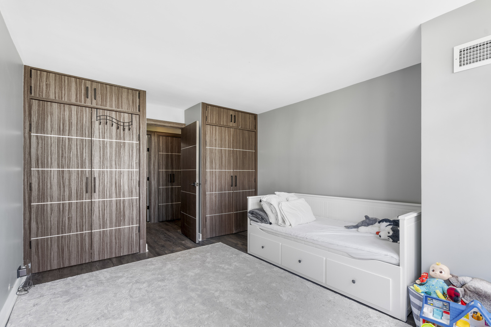 360 E Randolph Street Unit: 707