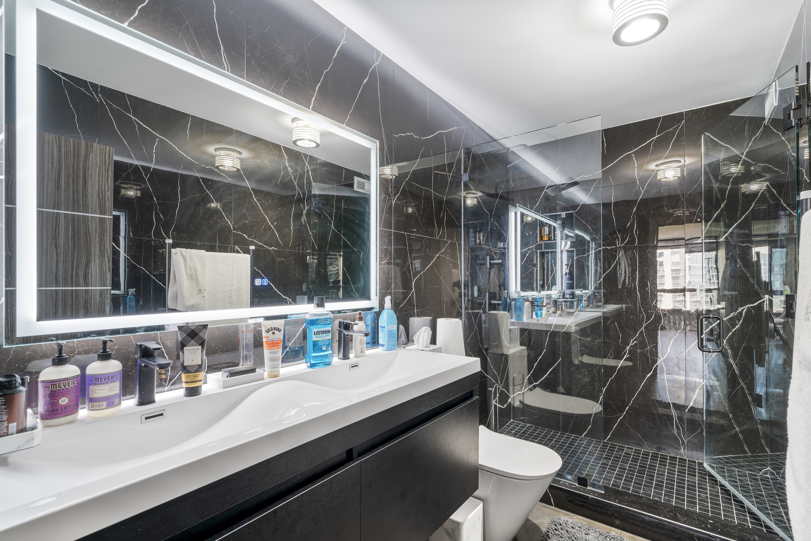 360 E Randolph Street Unit: 707