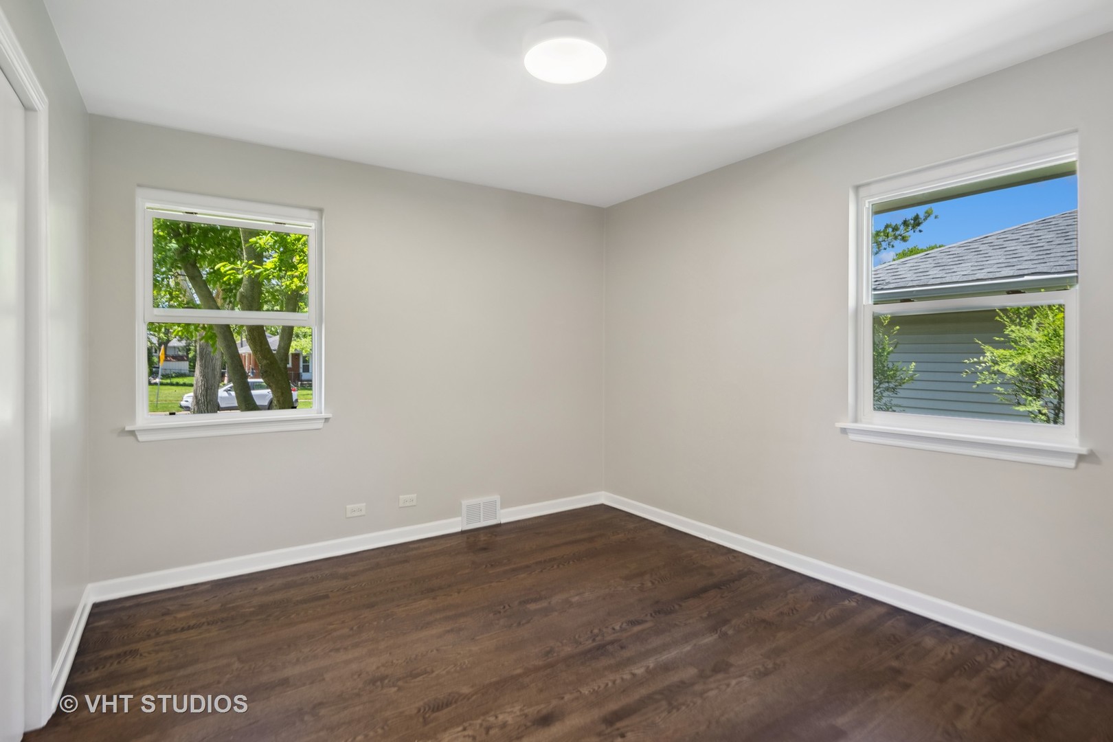 105 S Lewis Avenue