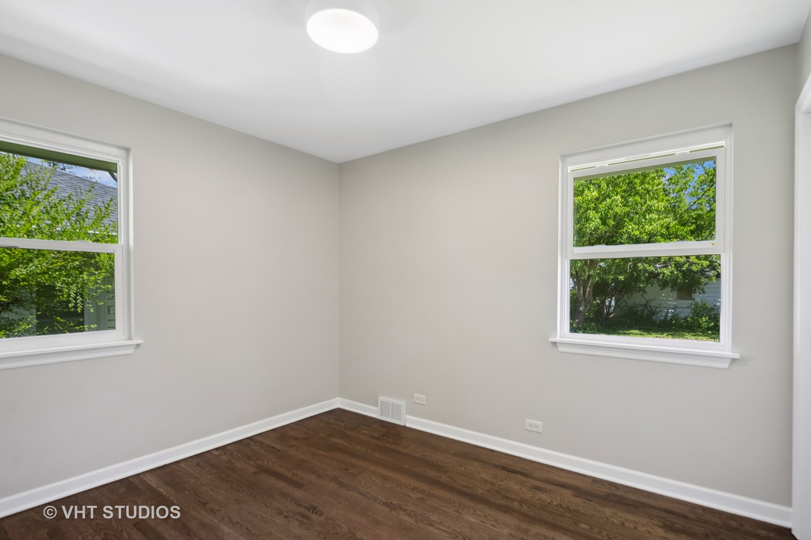 105 S Lewis Avenue