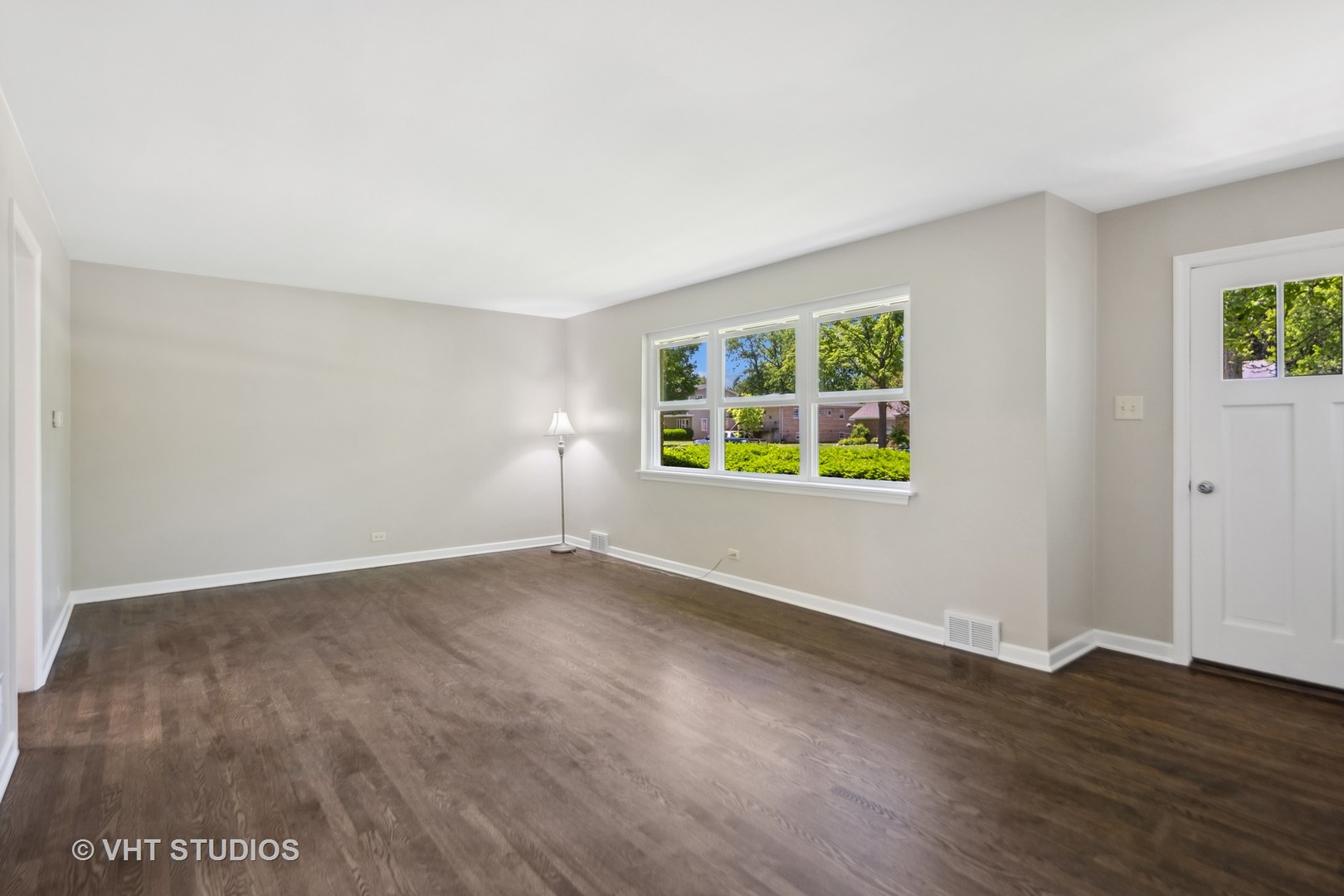 105 S Lewis Avenue