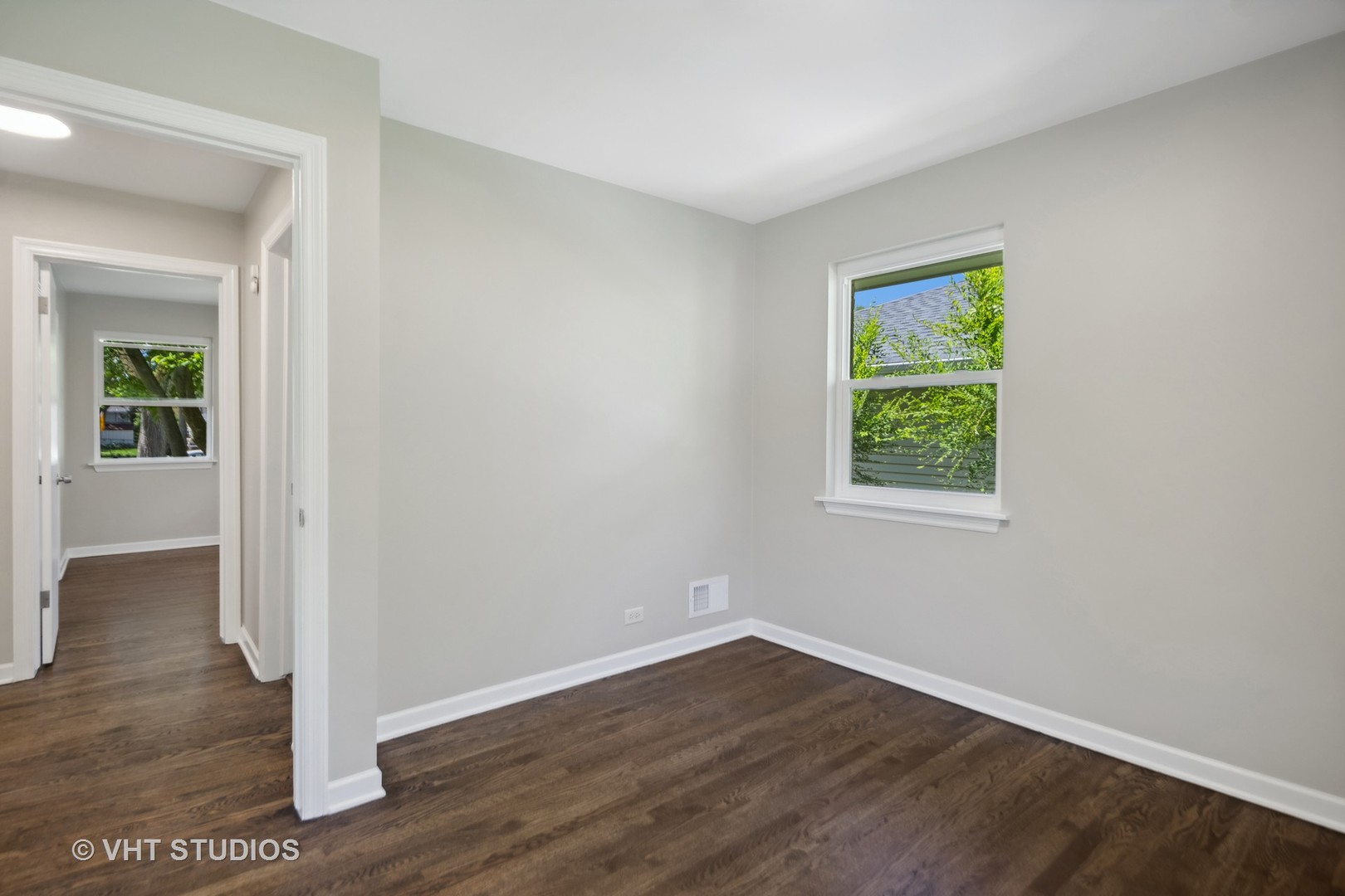 105 S Lewis Avenue