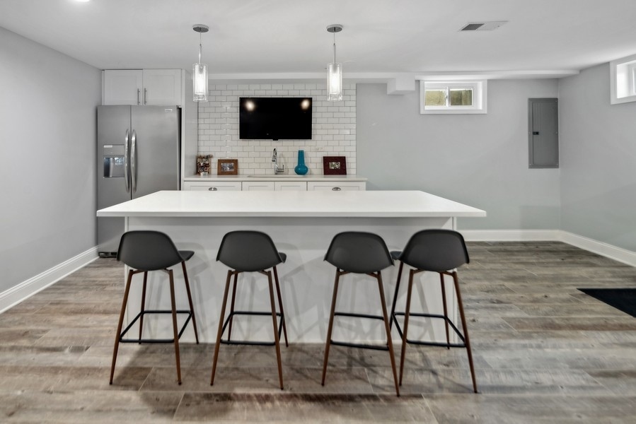 837 Community Drive