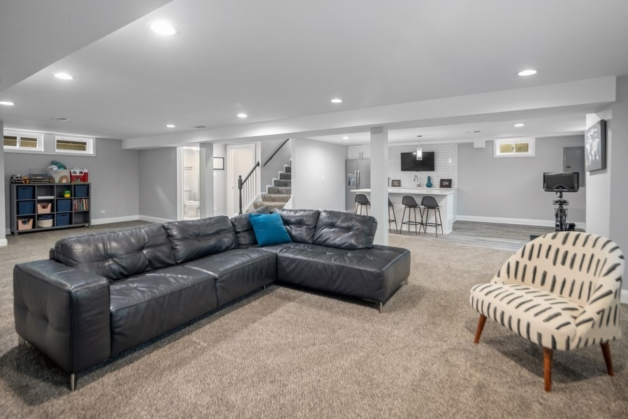 837 Community Drive