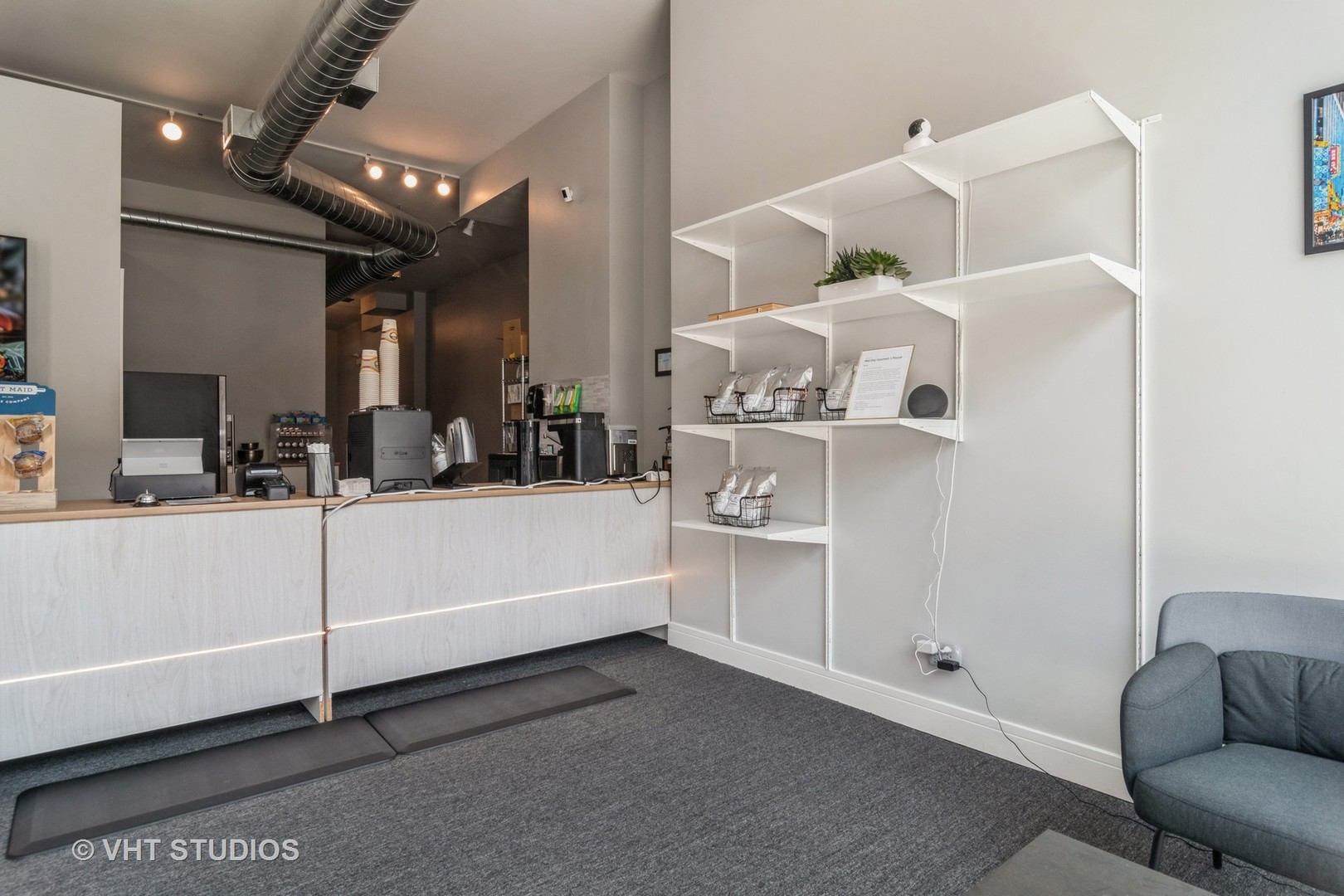 2256 W North Avenue Unit: 1