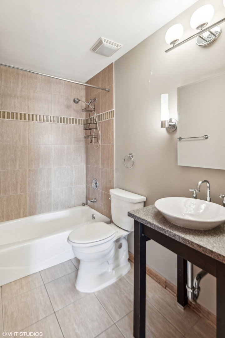 166 E LAKE Street Unit: C