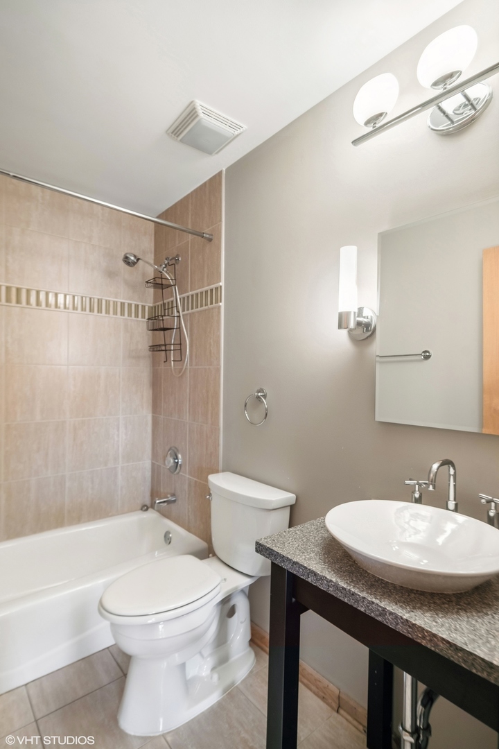 166 E LAKE Street Unit: C