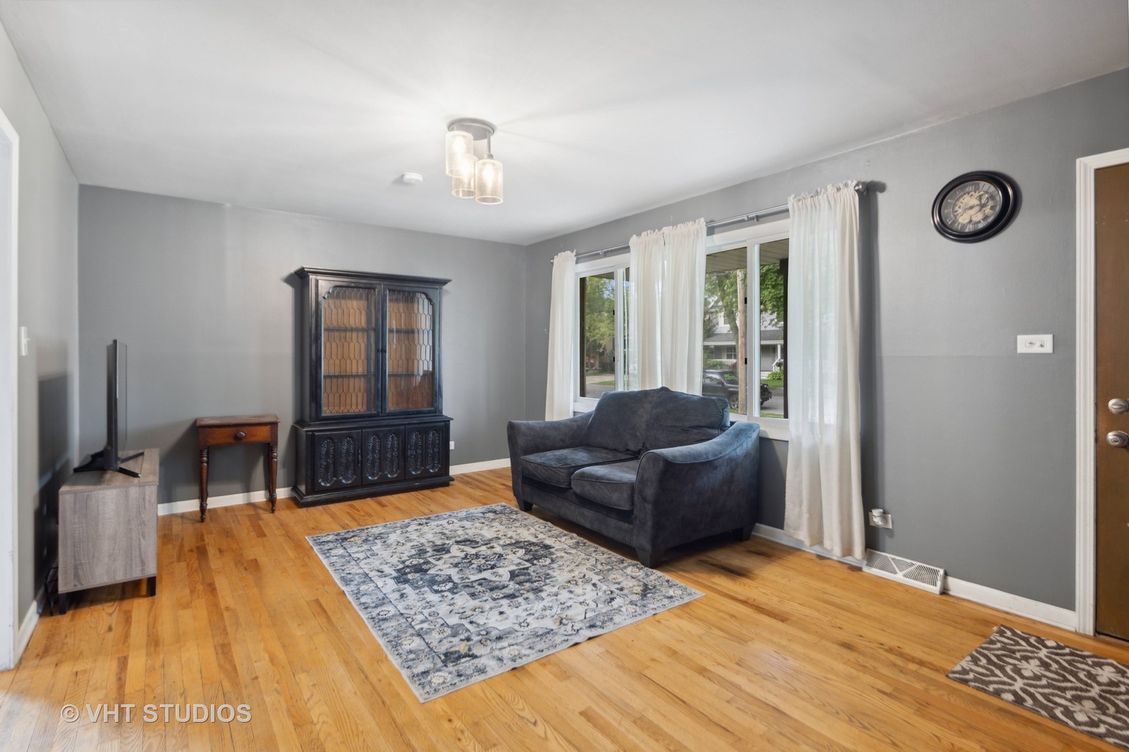 442 N WESTMORE Avenue