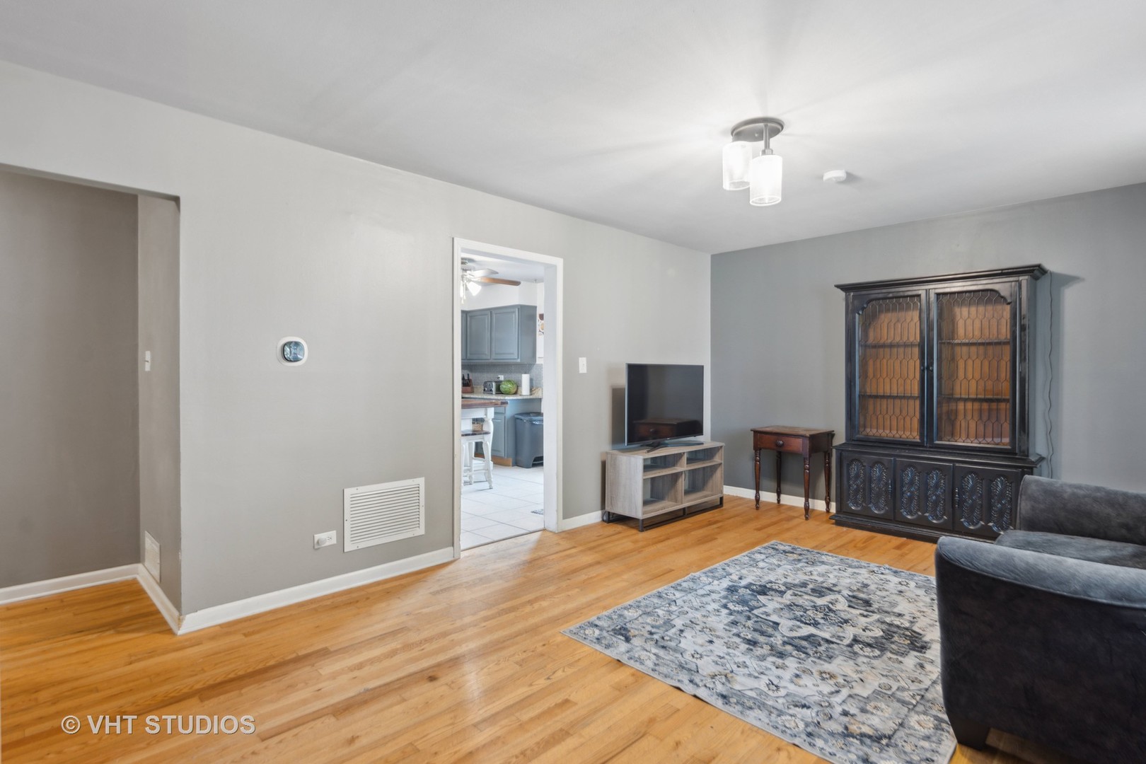 442 N WESTMORE Avenue