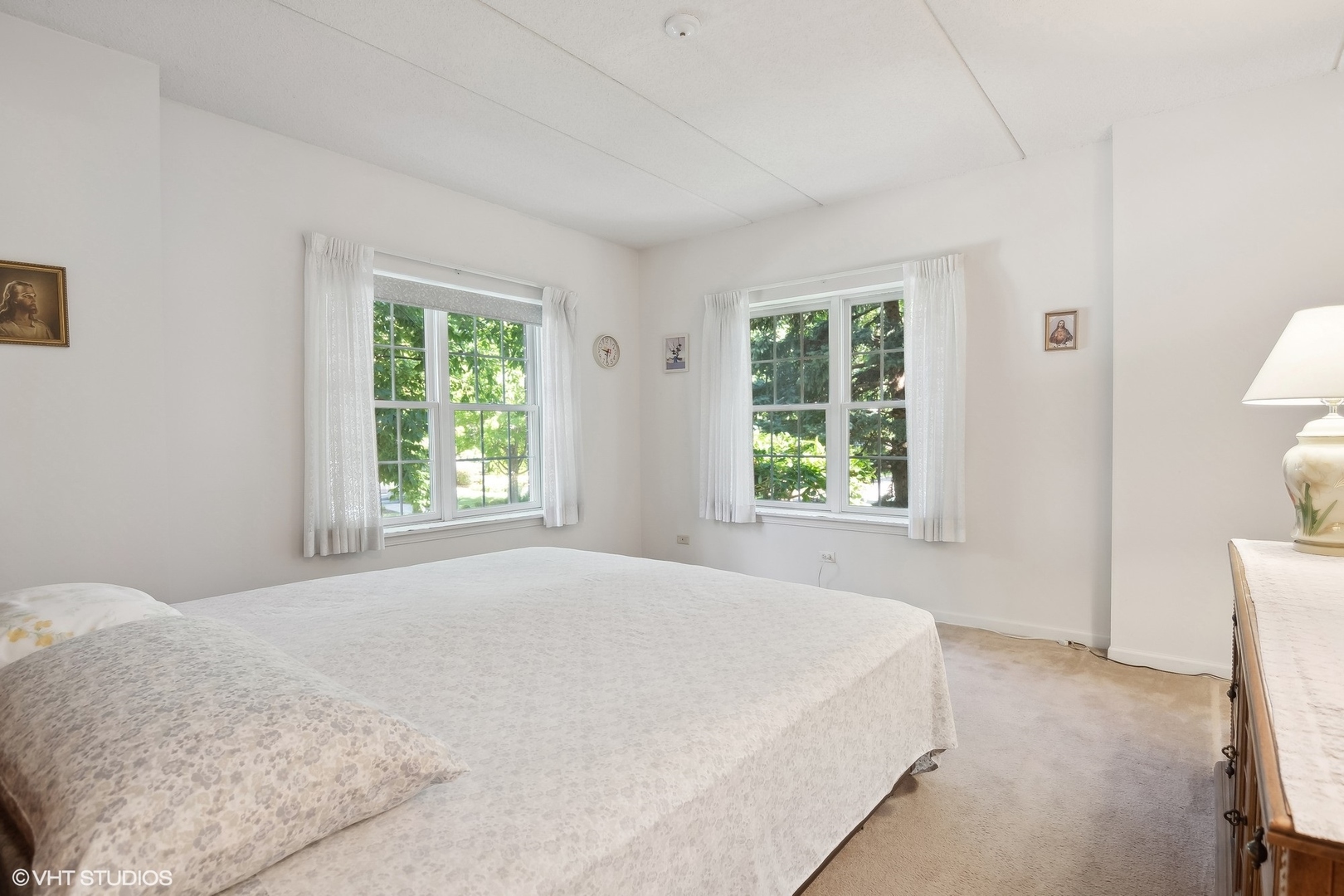 111 N Larch Avenue Unit: 208