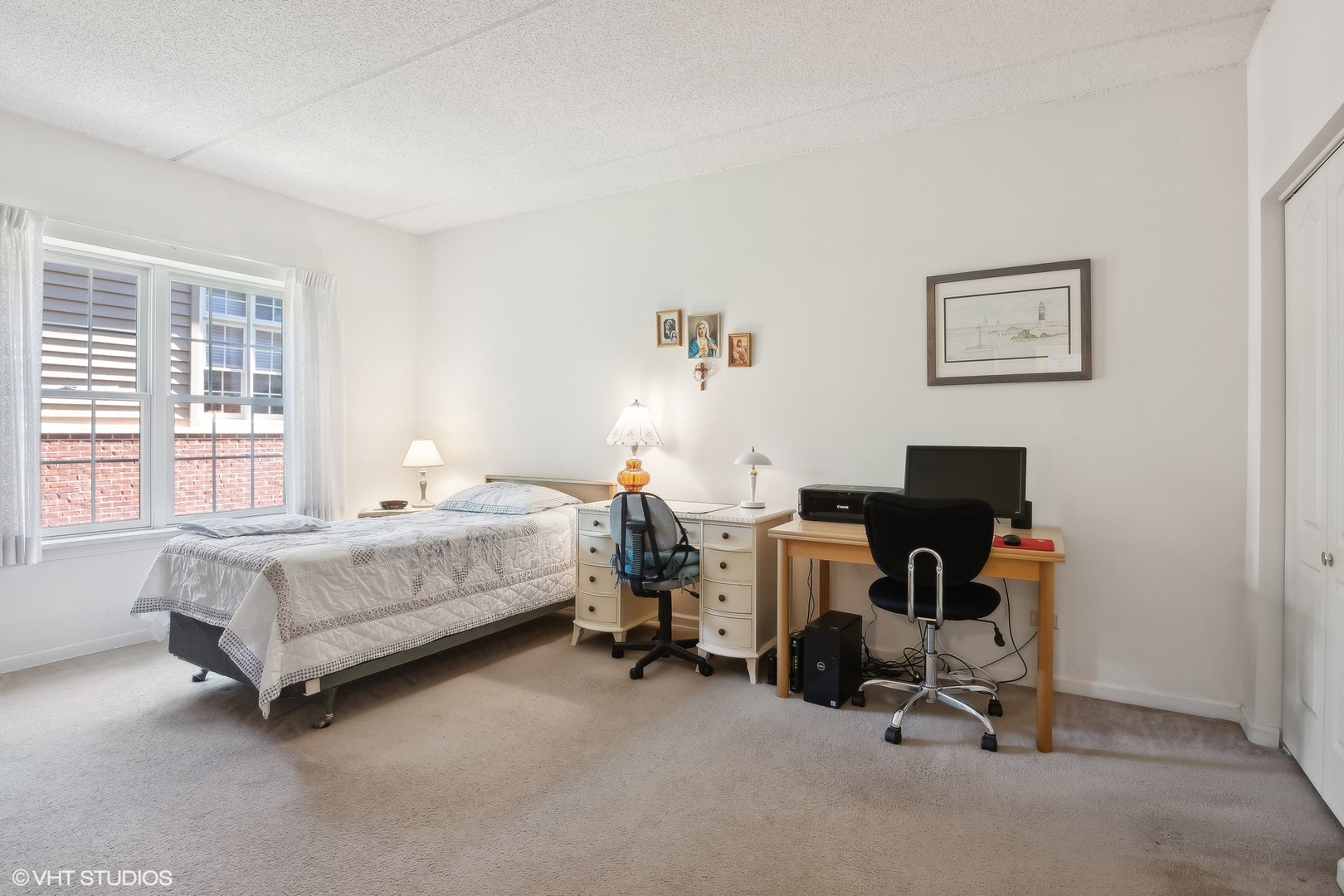 111 N Larch Avenue Unit: 208