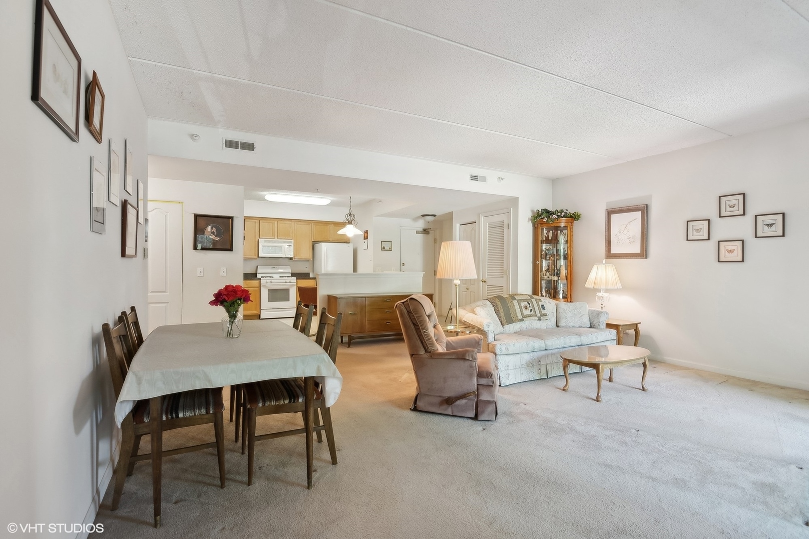 111 N Larch Avenue Unit: 208