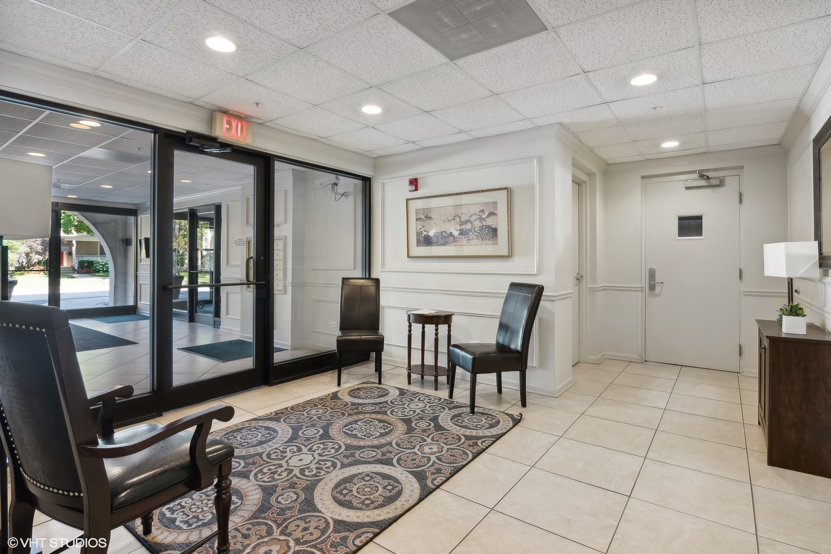 111 N Larch Avenue Unit: 208