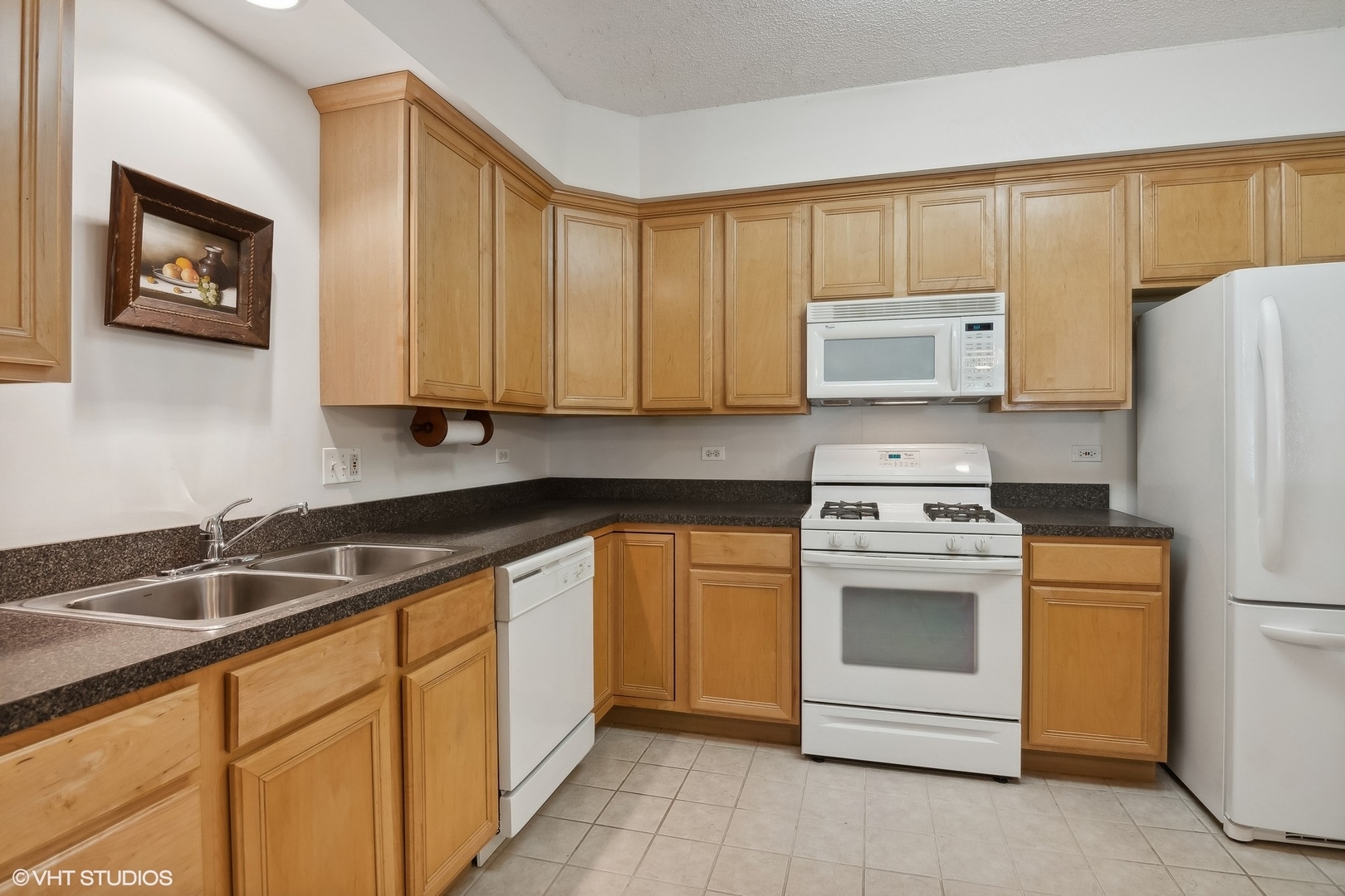 111 N Larch Avenue Unit: 208