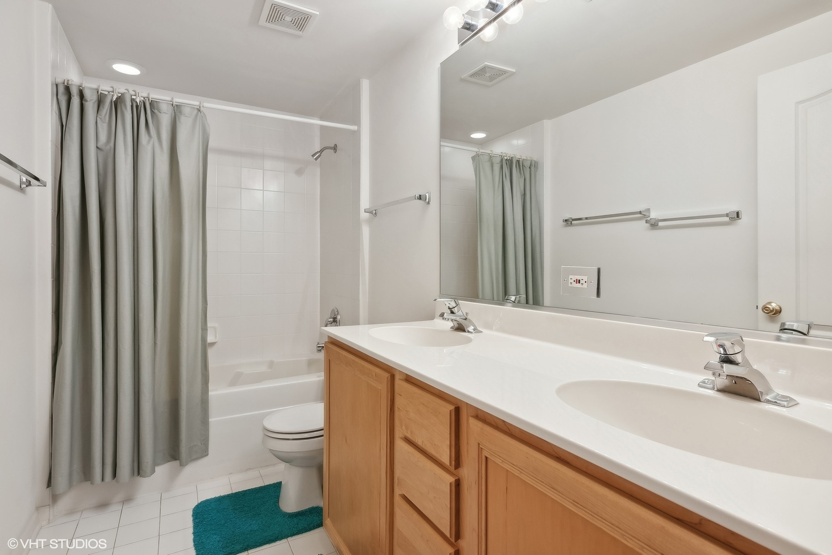 111 N Larch Avenue Unit: 208