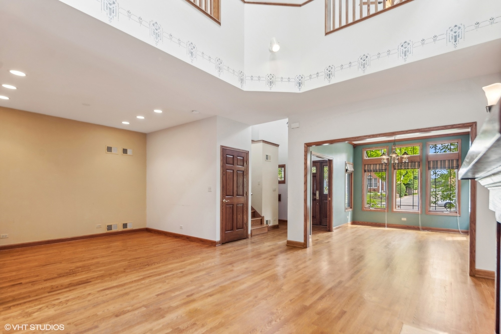 230 N Addison Avenue
