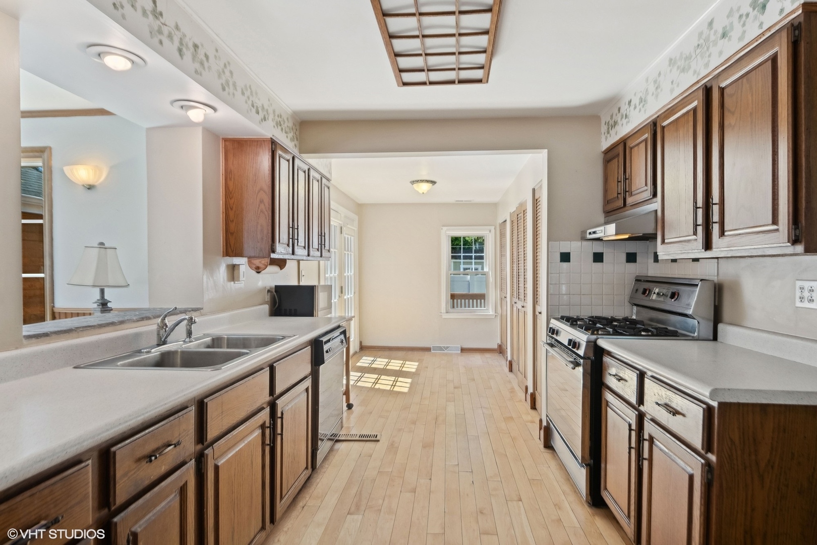 524 W 3rd Street
