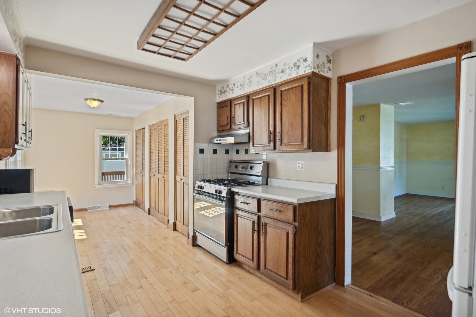 524 W 3rd Street