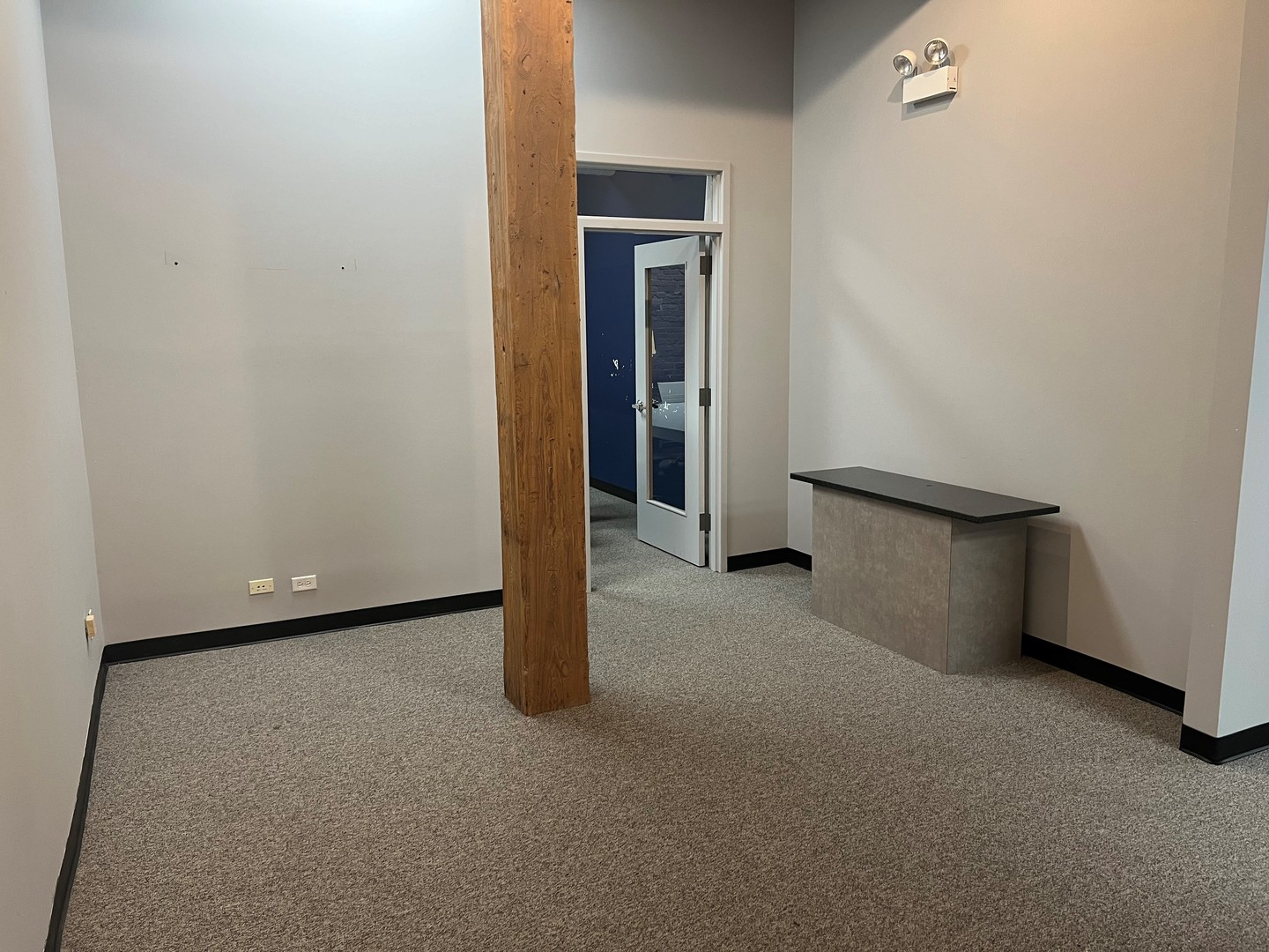 216 S Jefferson Street Unit: 200