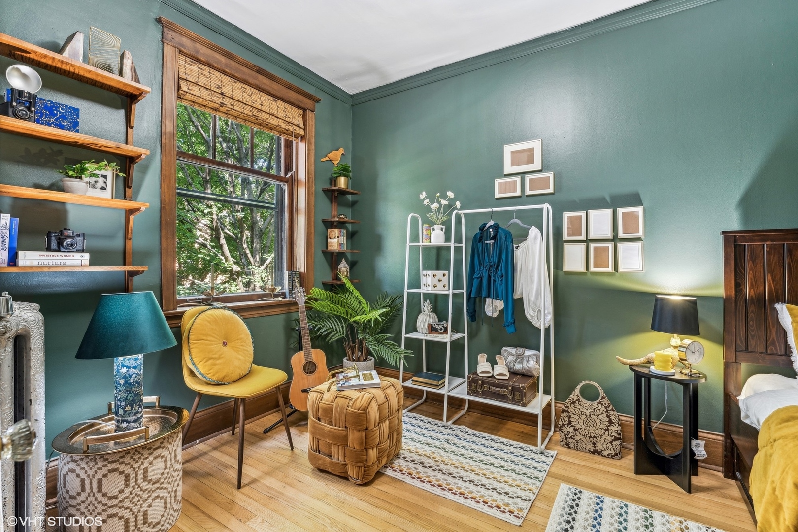 4335 N Kenmore Avenue Unit: 202
