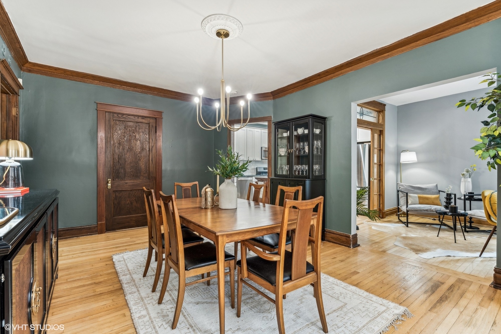 4335 N Kenmore Avenue Unit: 202