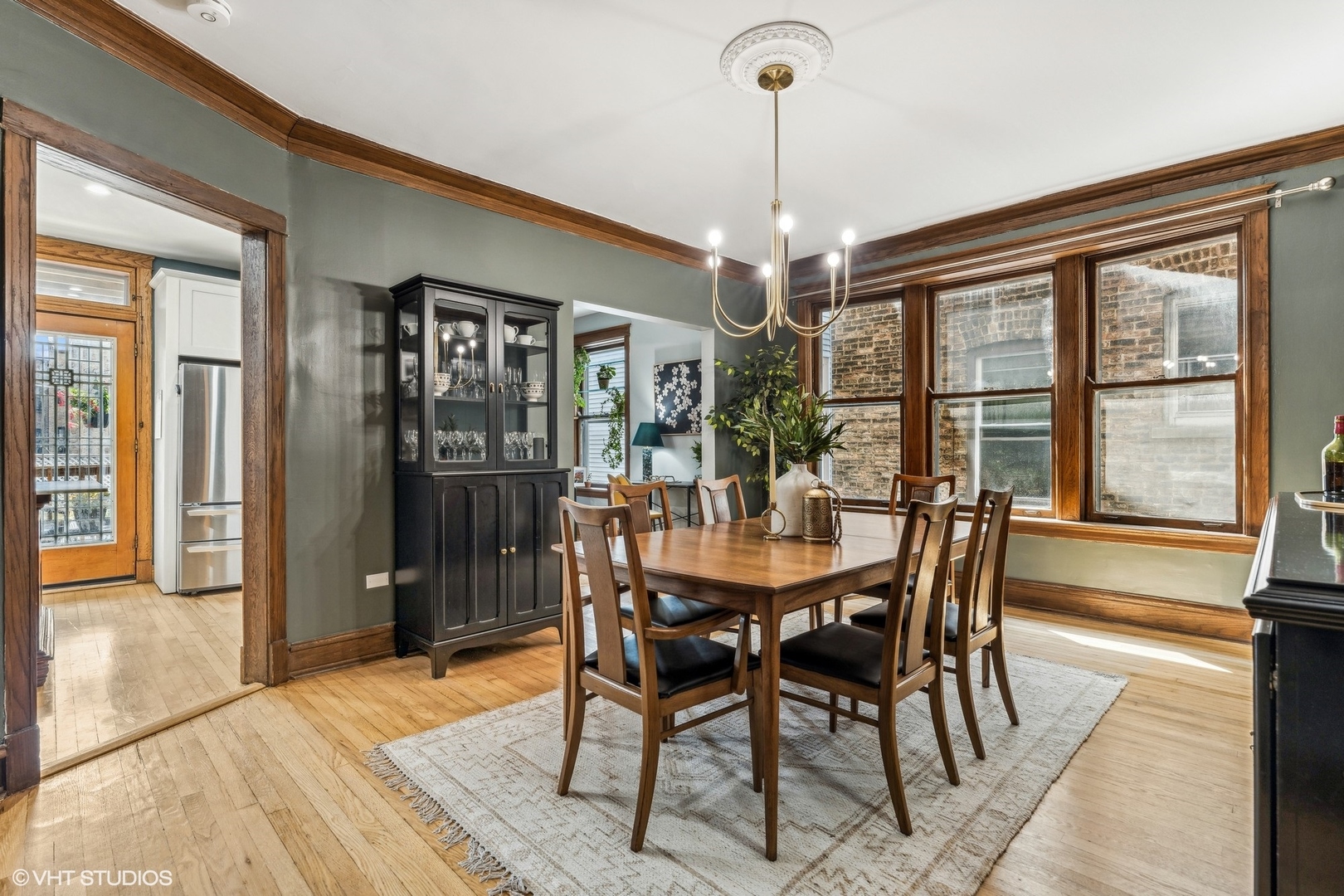 4335 N Kenmore Avenue Unit: 202