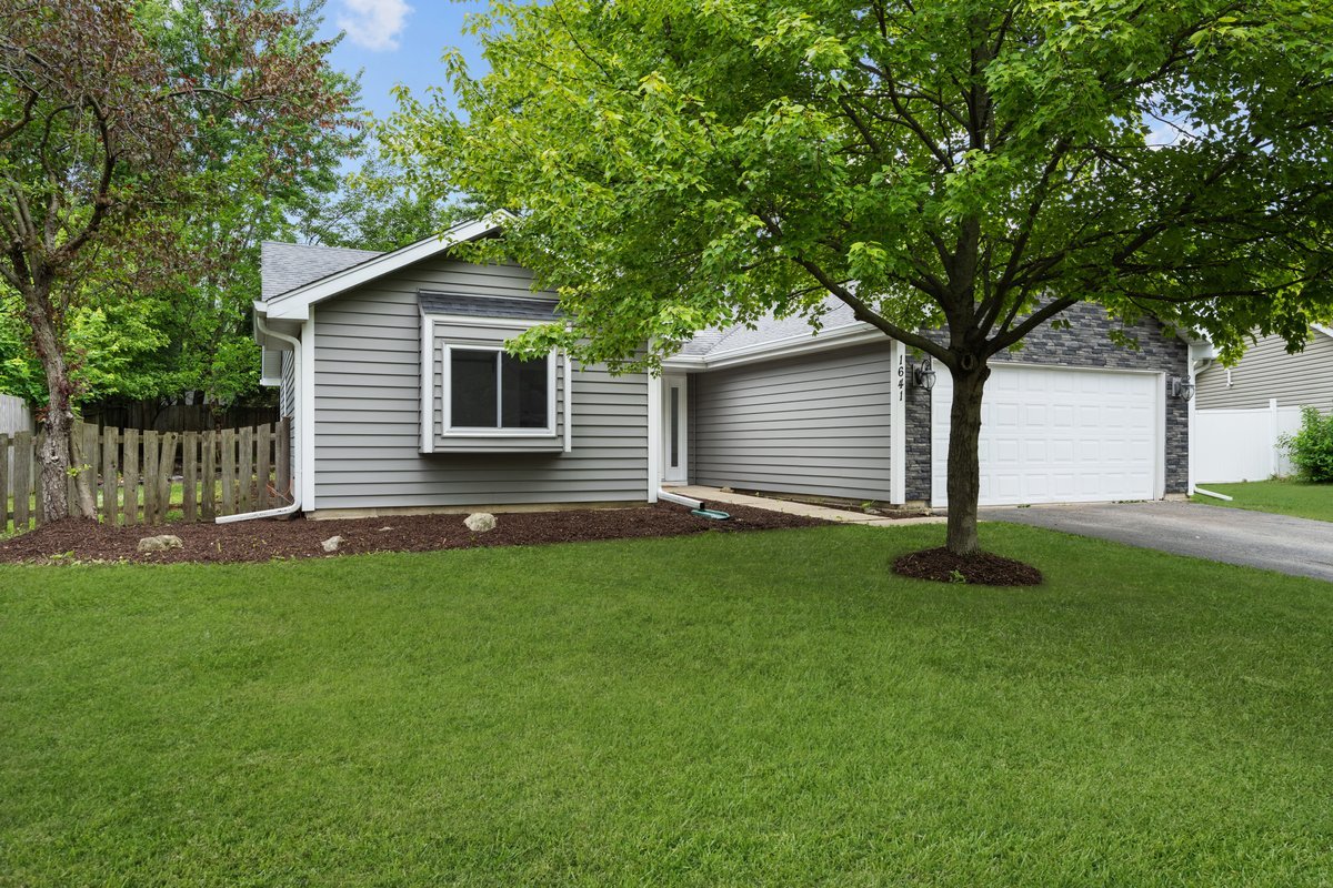 1641 EDINBURGH Court