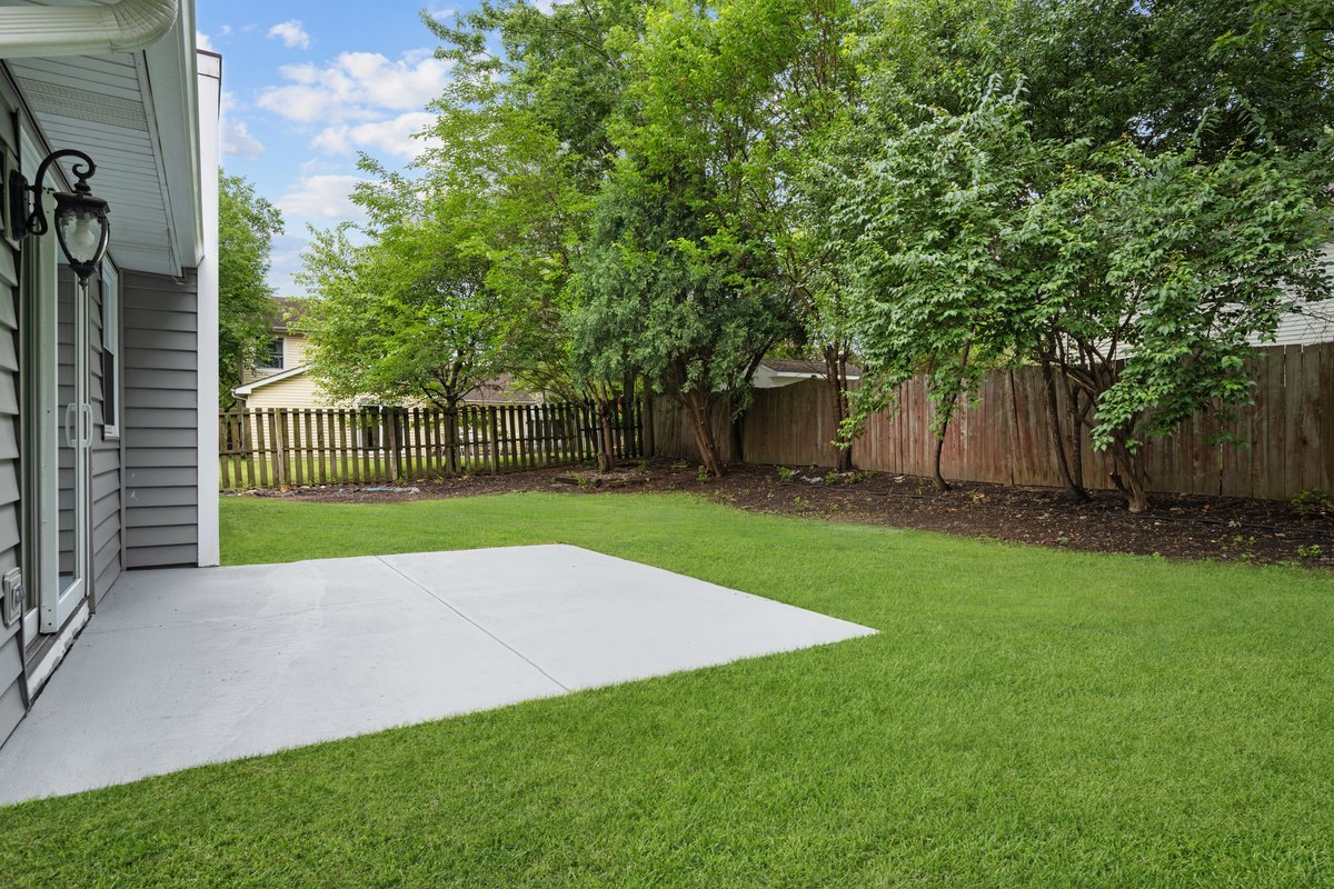 1641 EDINBURGH Court