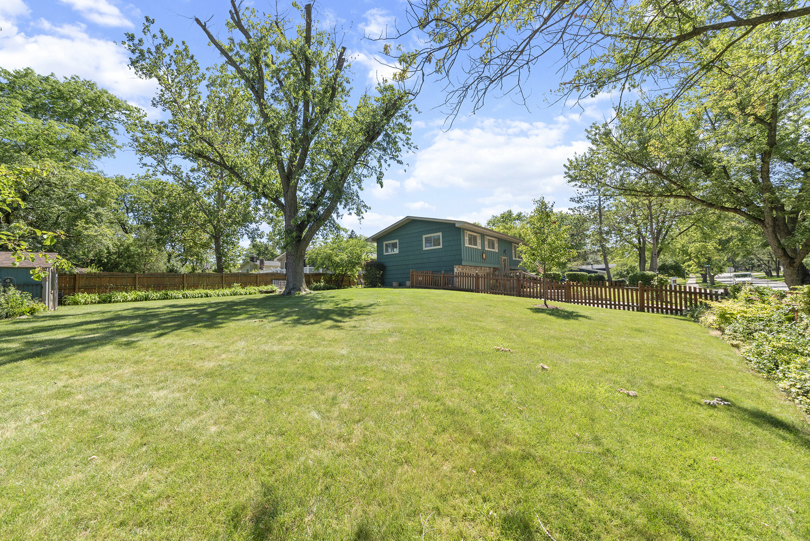 569 South Road