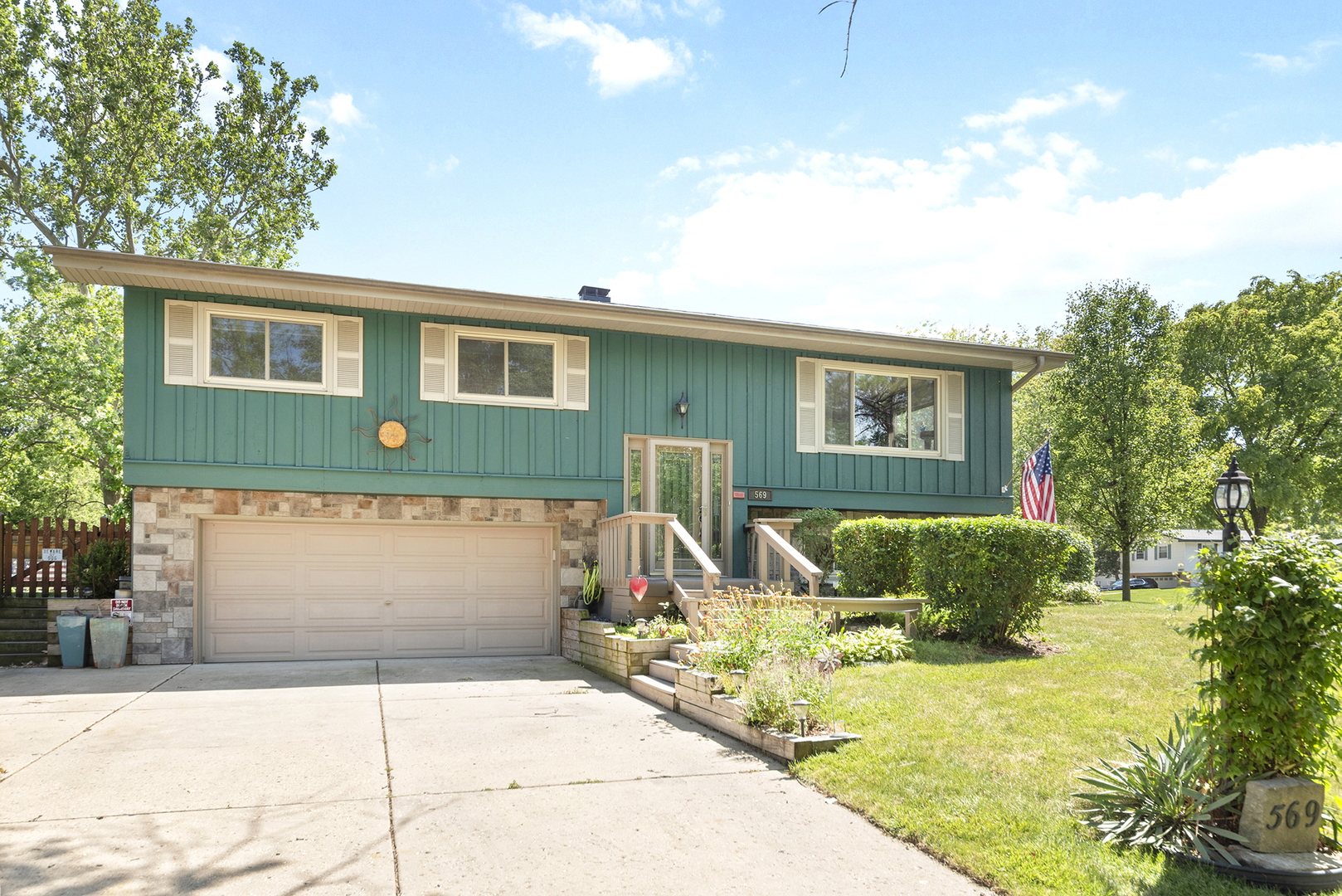569 South Road