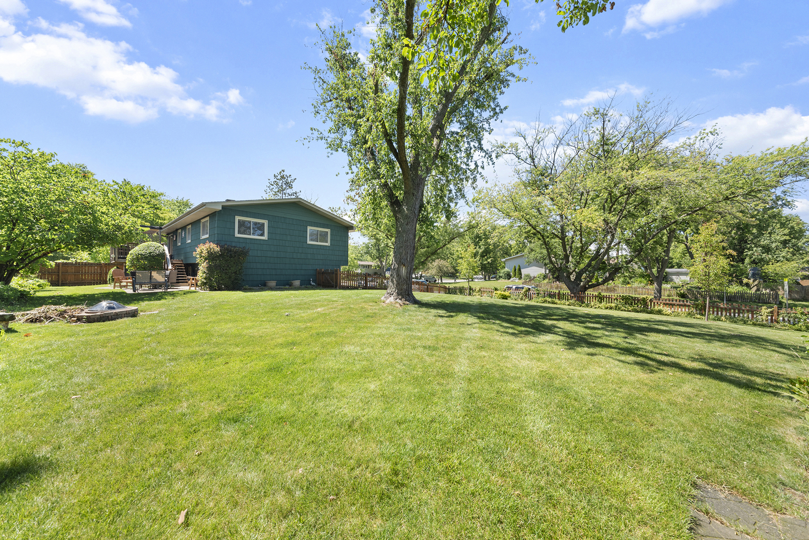 569 South Road